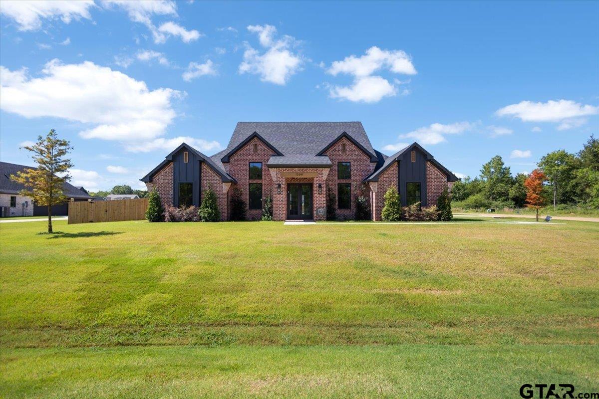 FEATURED LISTINGS