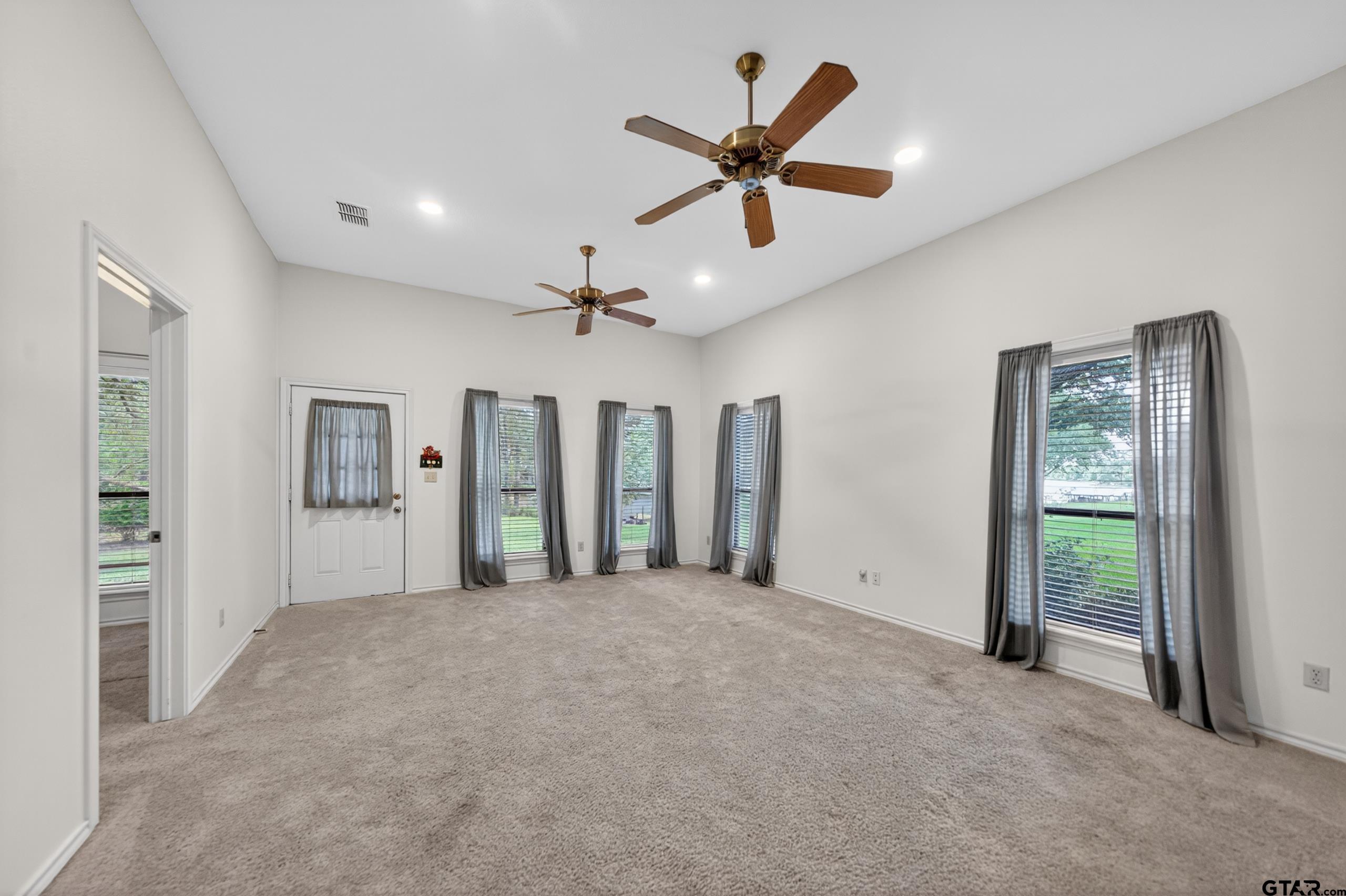 16209 Live Oak Street, Tyler, TX 75707 16209 Live Oak Street, Tyler, TX 75707