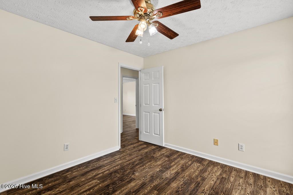 100567126 | Photo 21