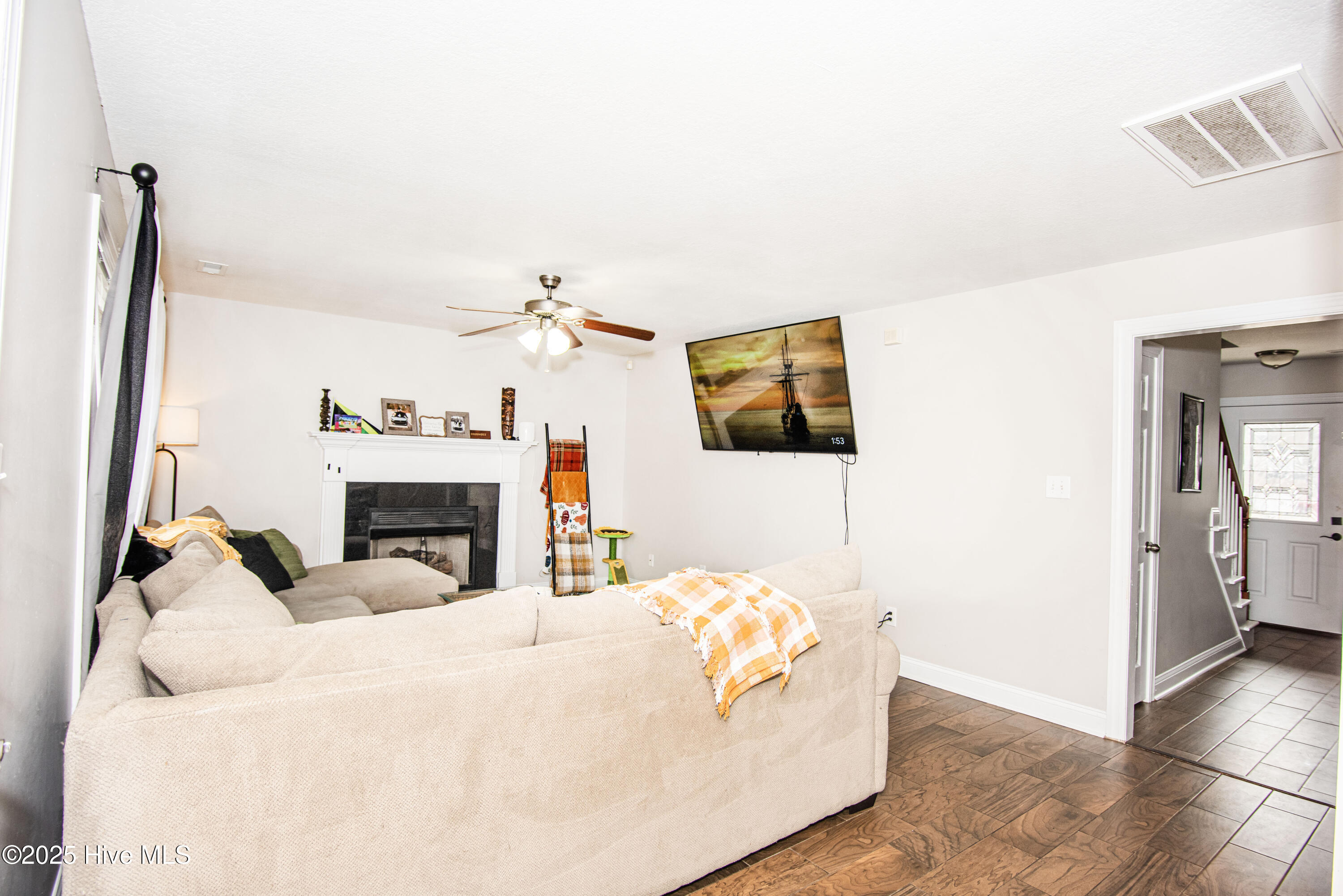 100544525 | Photo 15