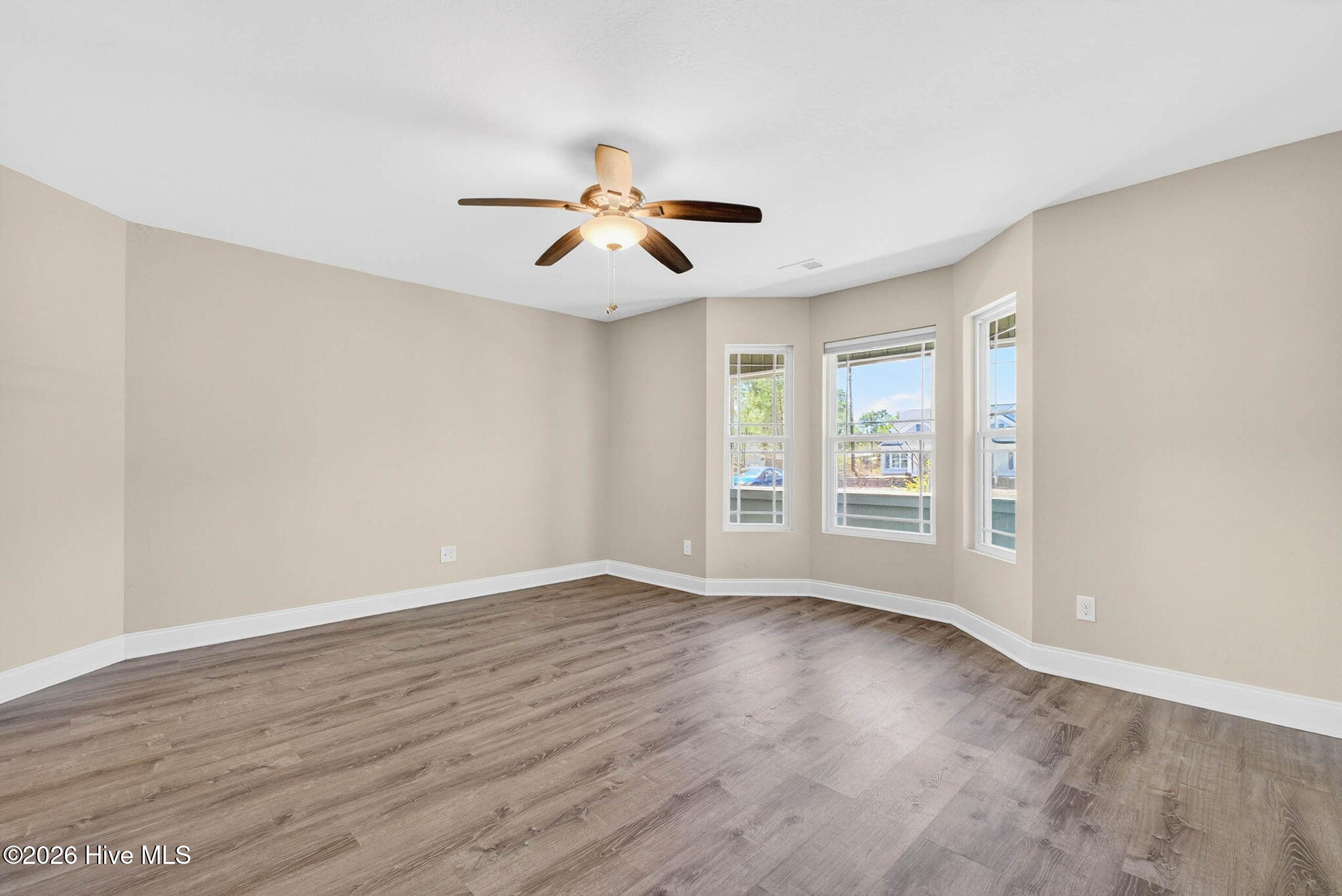 100564948 | Photo 37