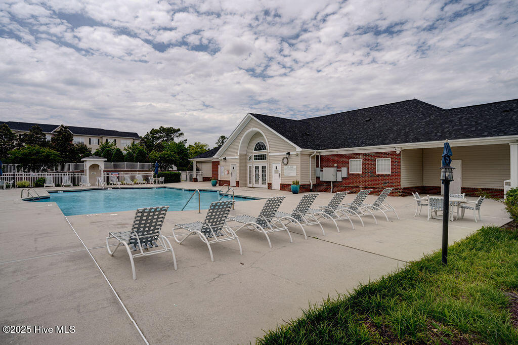 100517660 | Photo 30