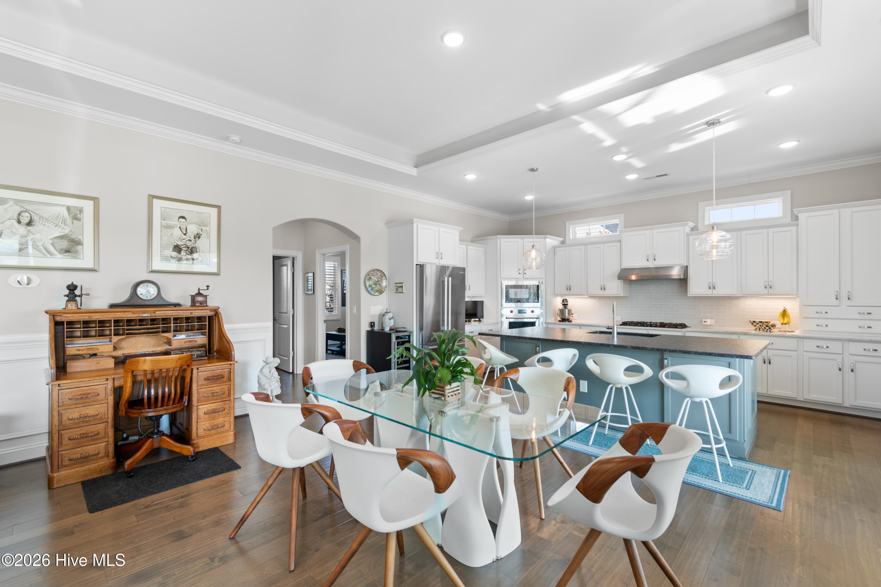 100560288 | Photo 23