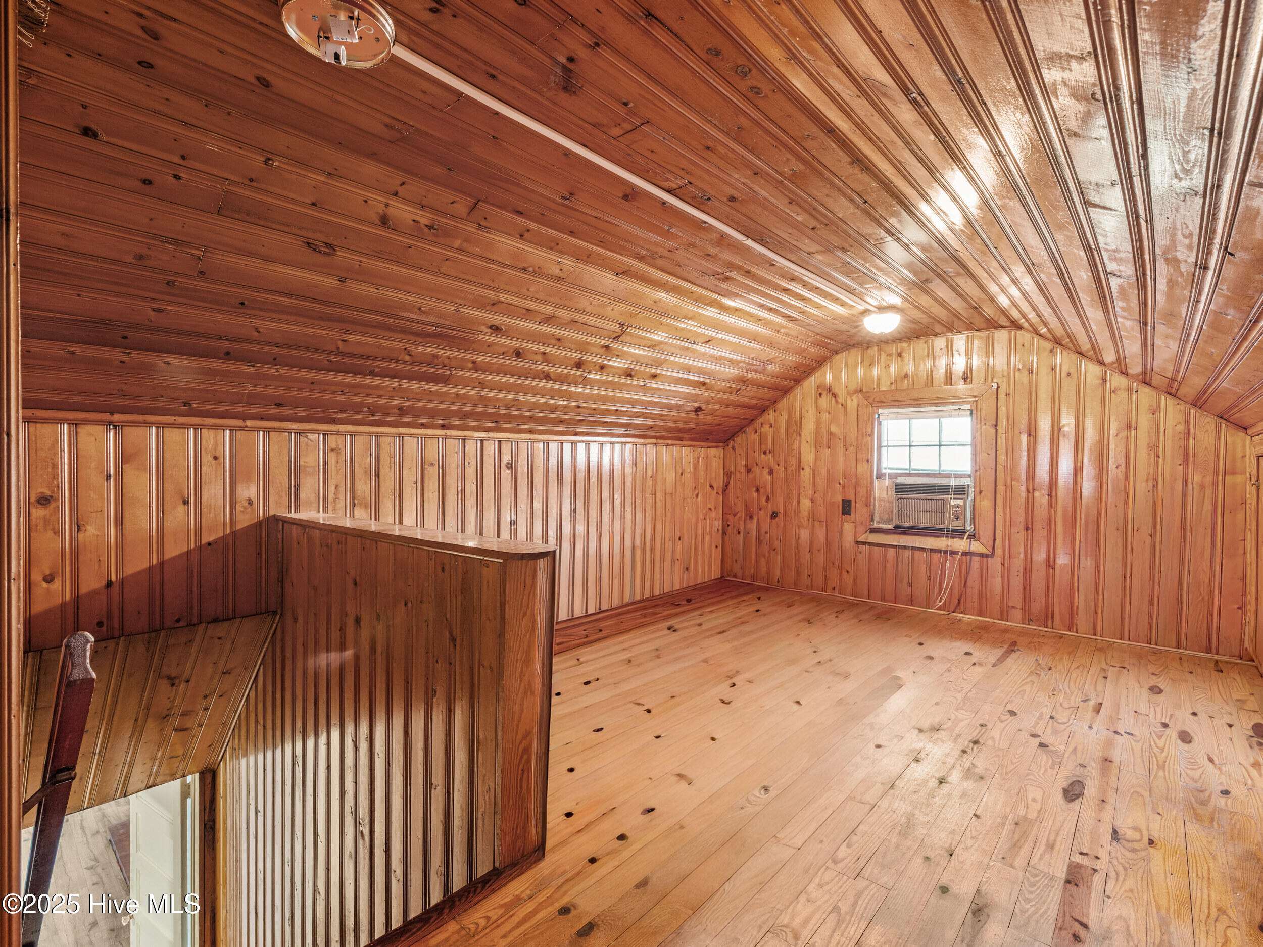 100536192 | Photo 26