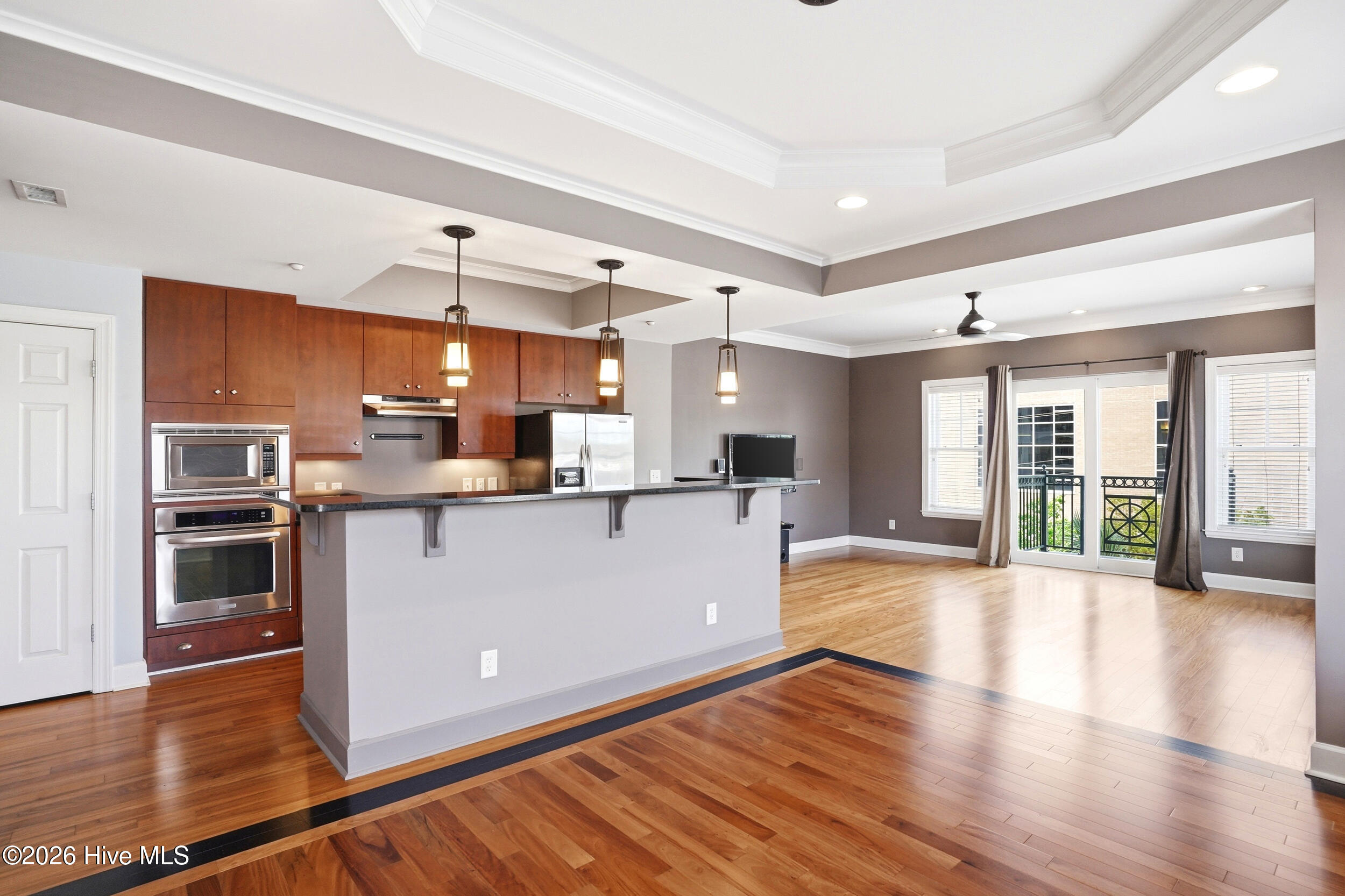 100570172 | Photo 15