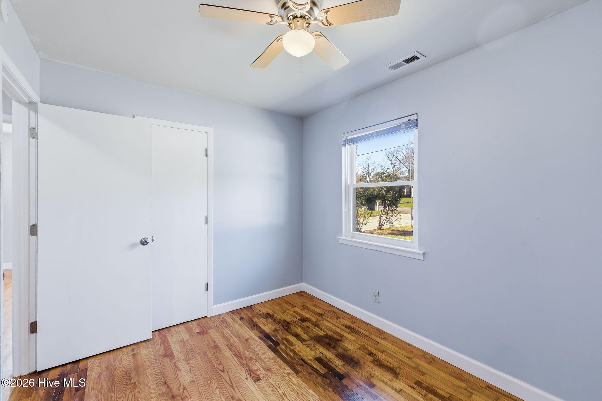 100559976 | Photo 15