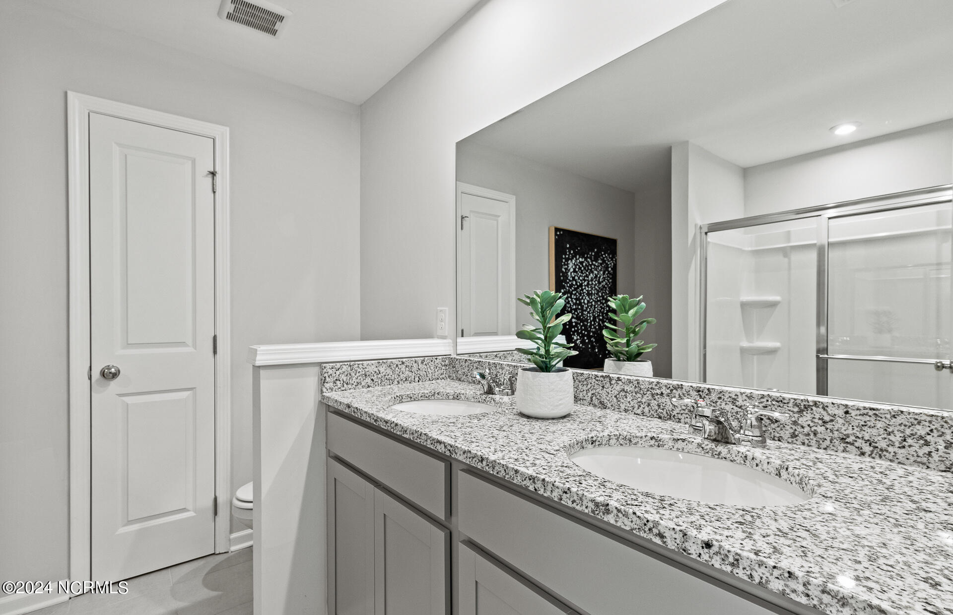 100505012 | Photo 16