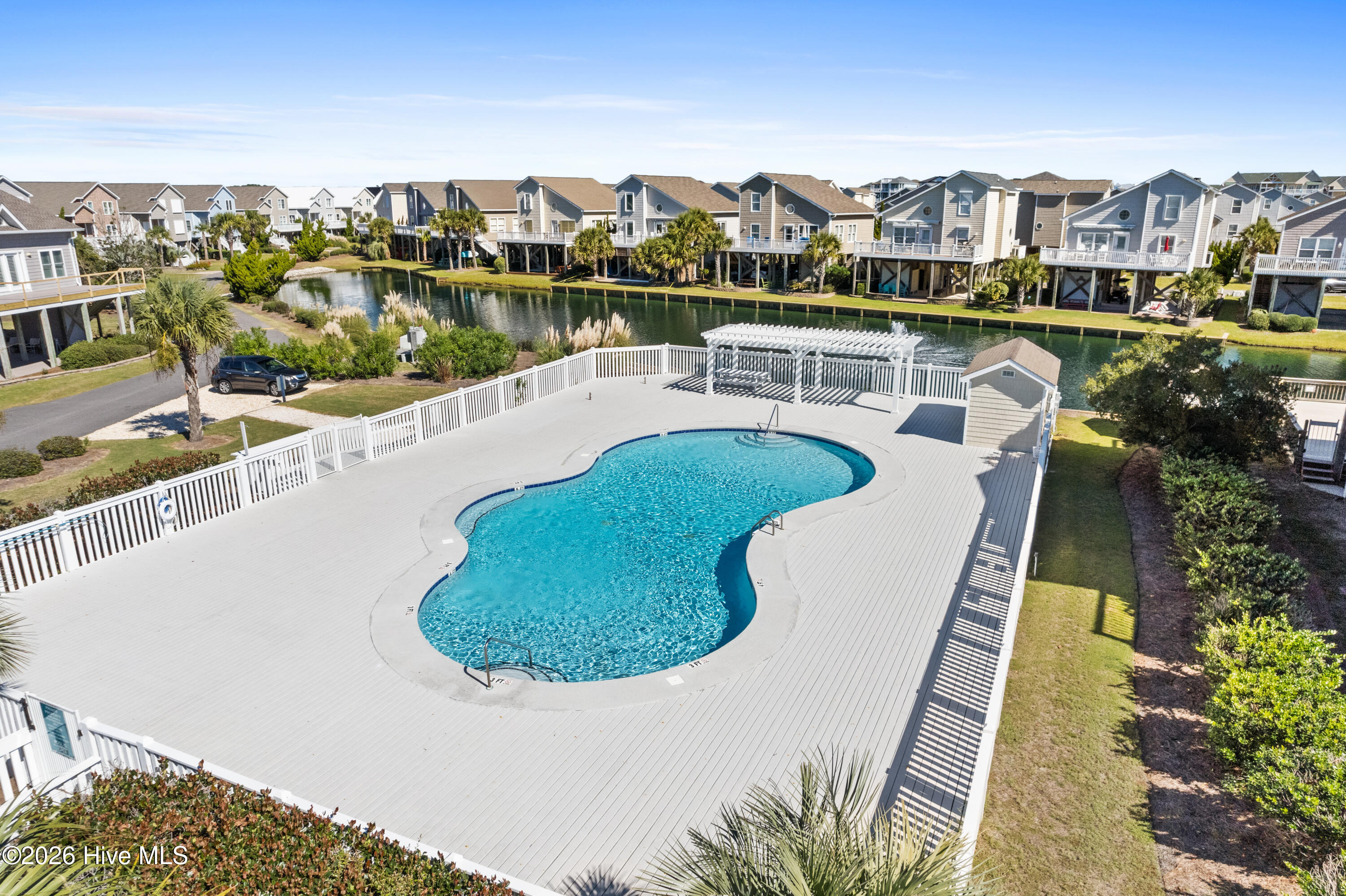 100563035 | Photo 45