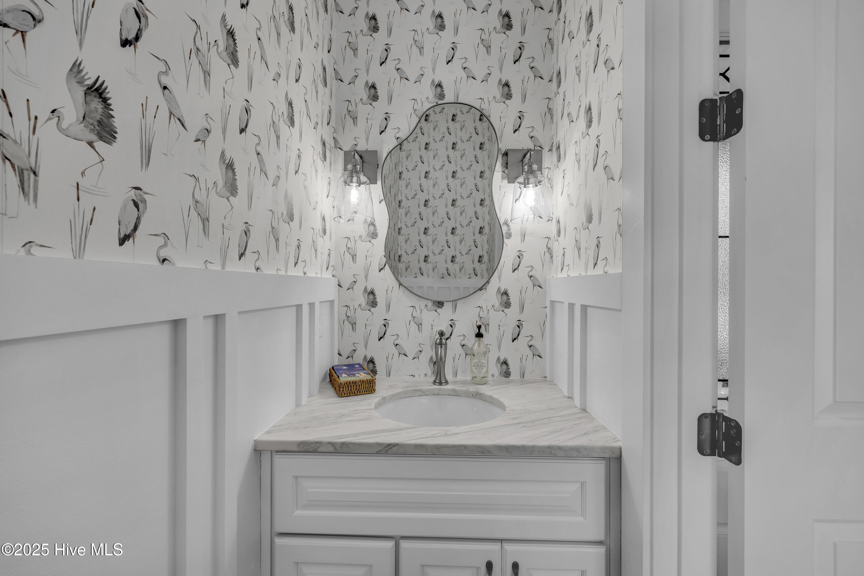 100543149 | Photo 13