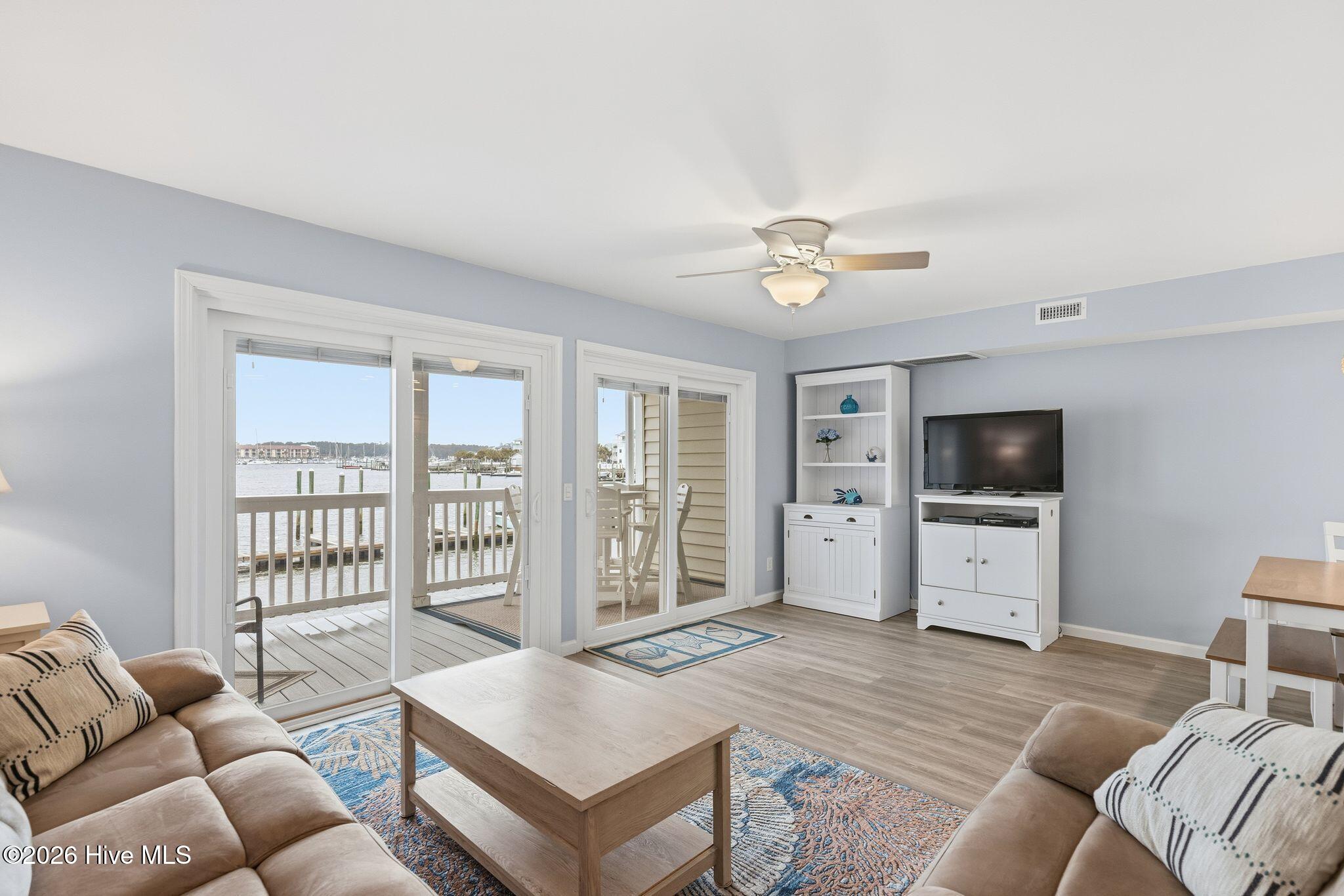 100553175 | Photo 18