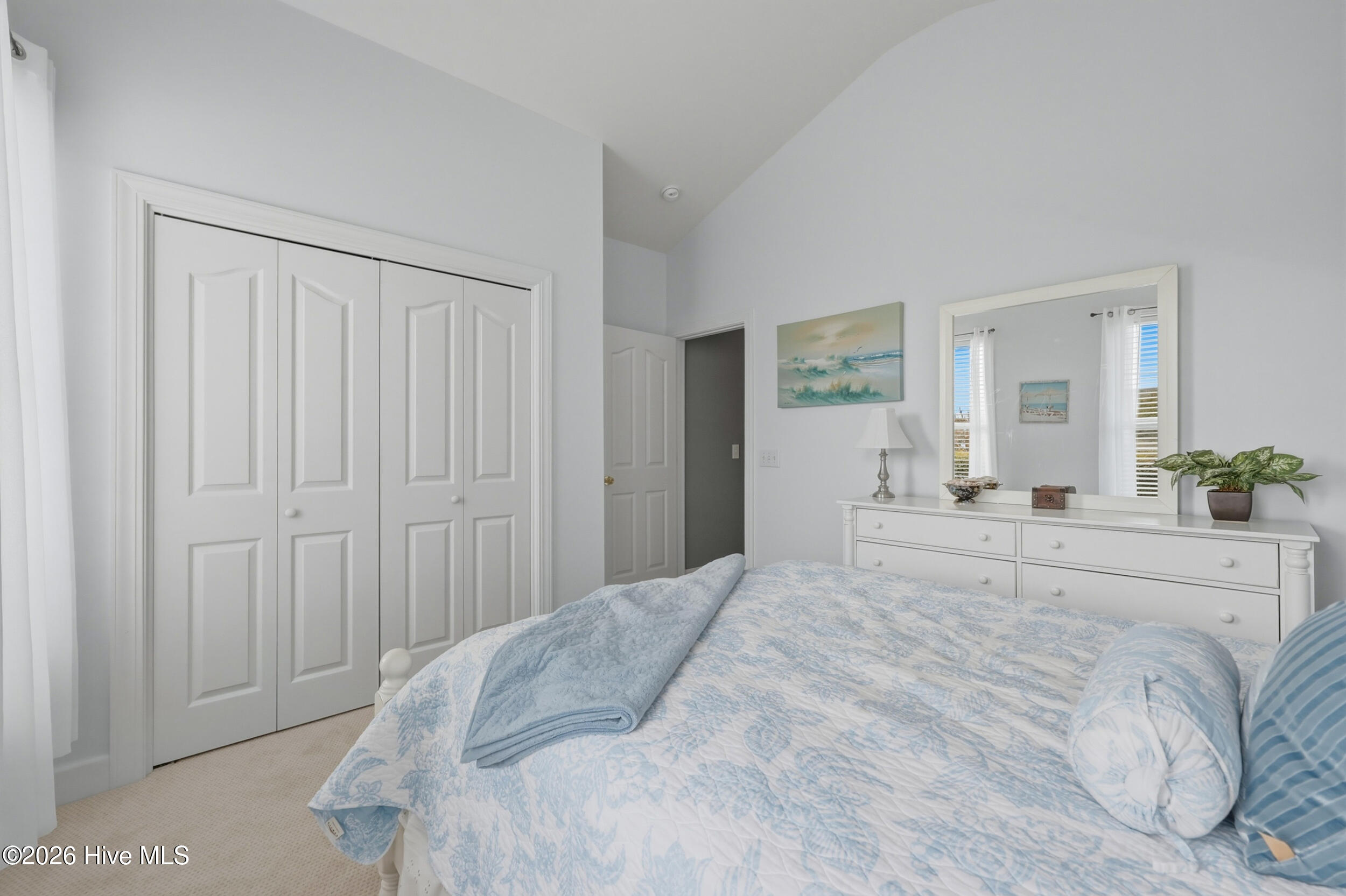 100555932 | Photo 35