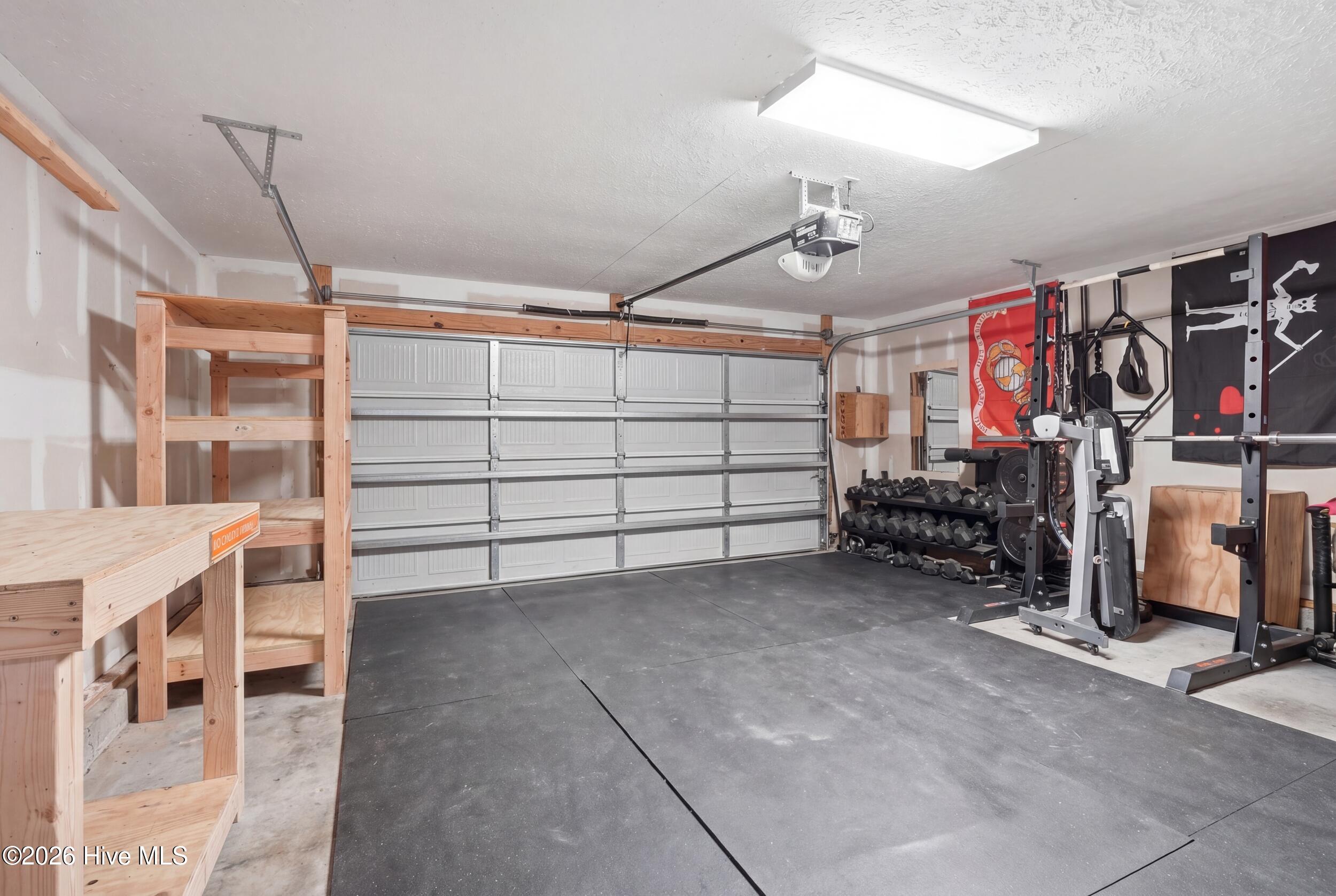 100567725 | Photo 30