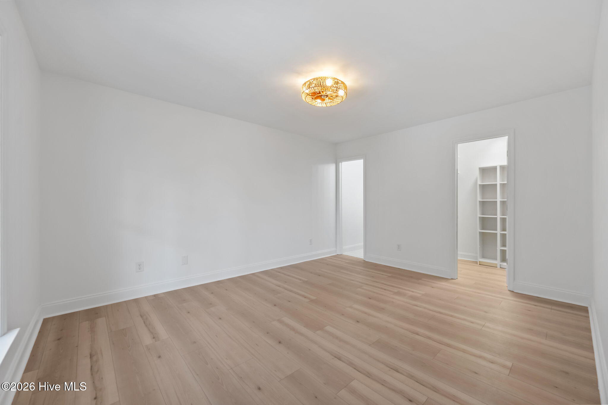 100540985 | Photo 20