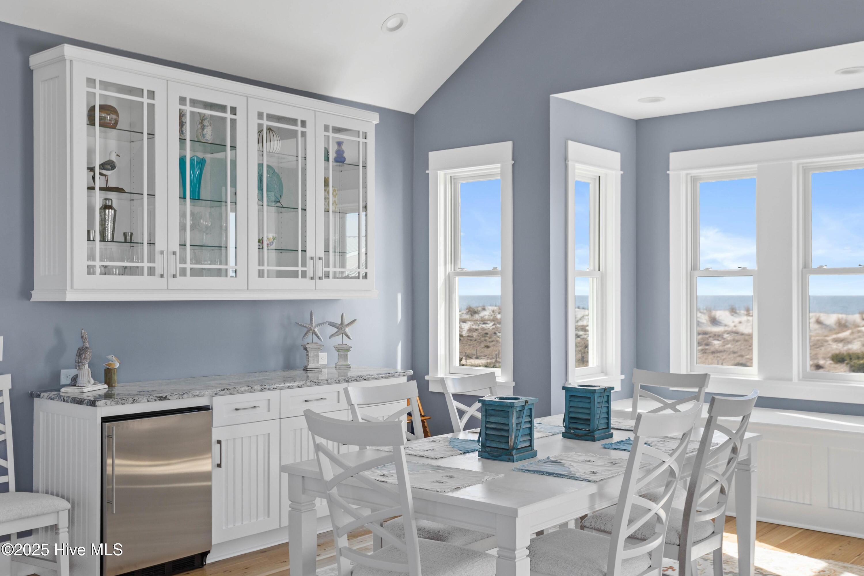 100494398 | Photo 30