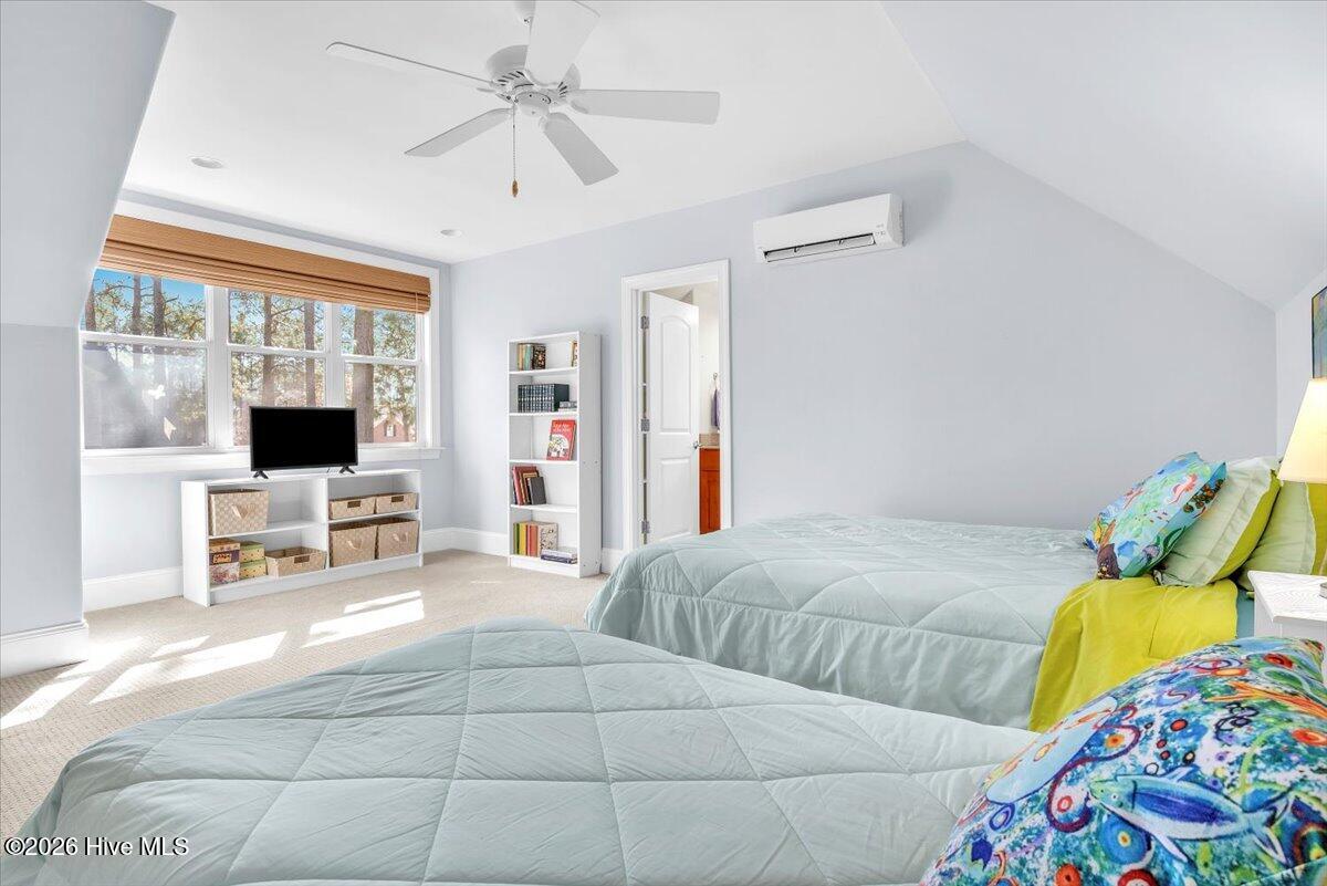 100556407 | Photo 52