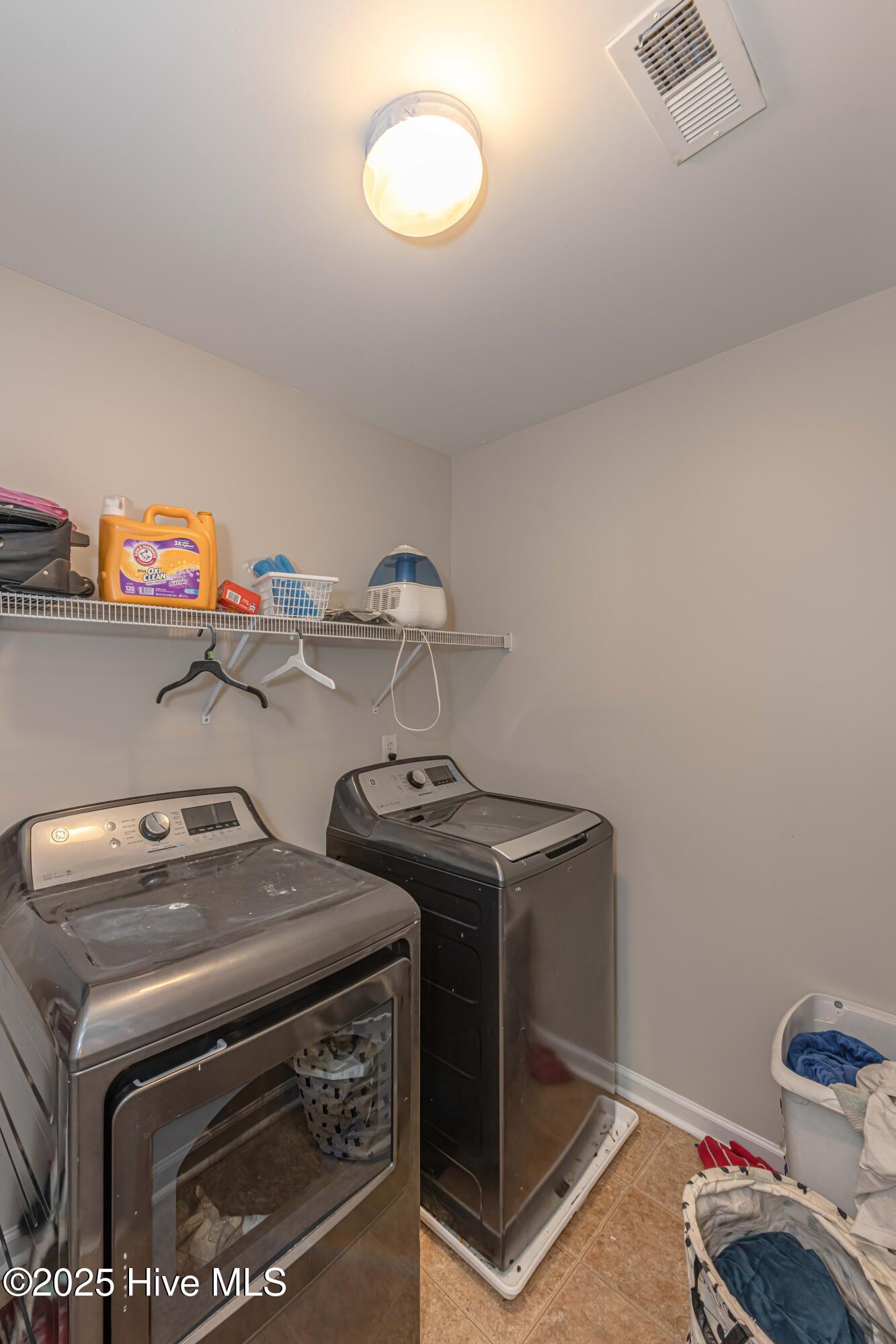 100521168 | Photo 30