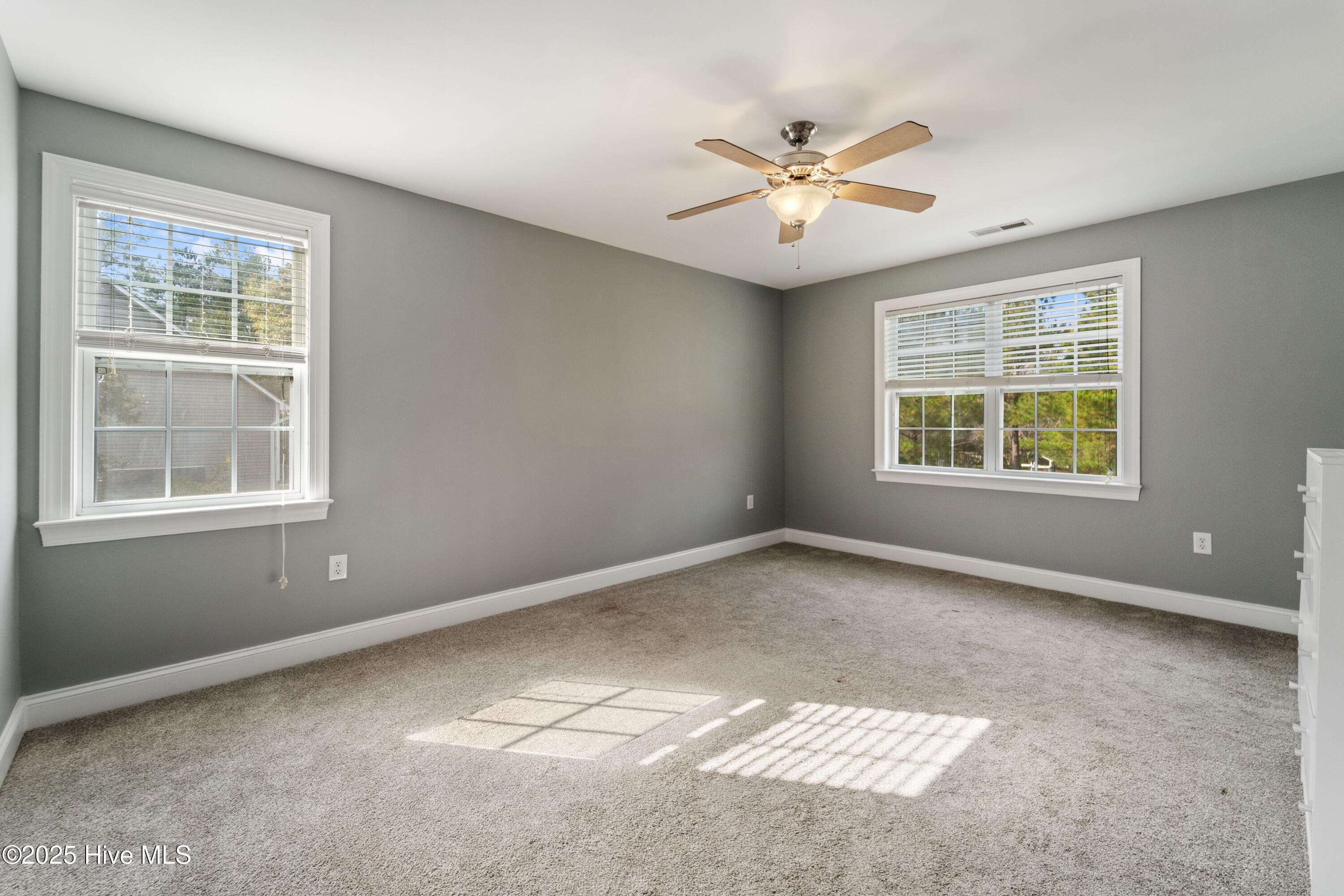 100544127 | Photo 55