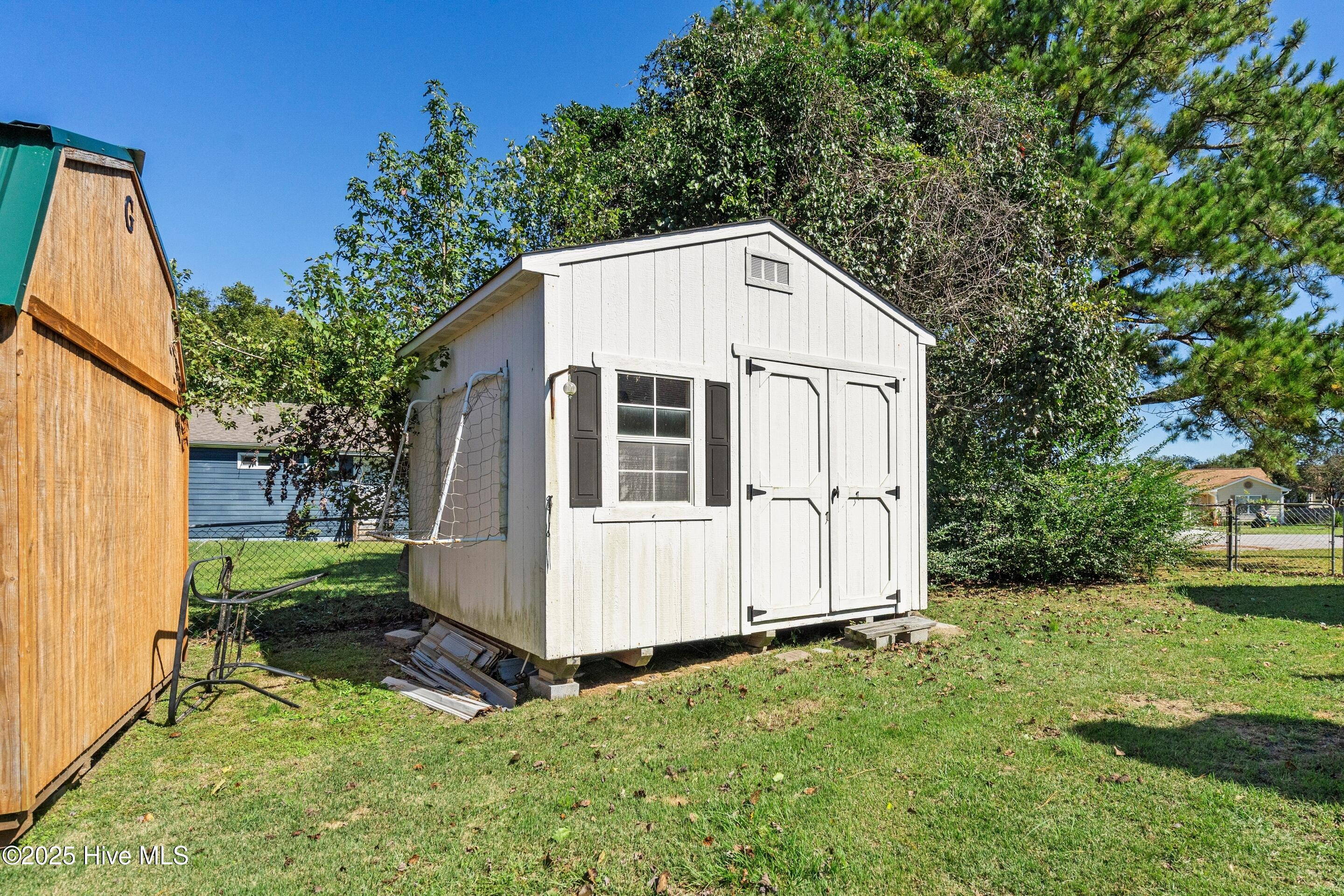 100537025 | Photo 24