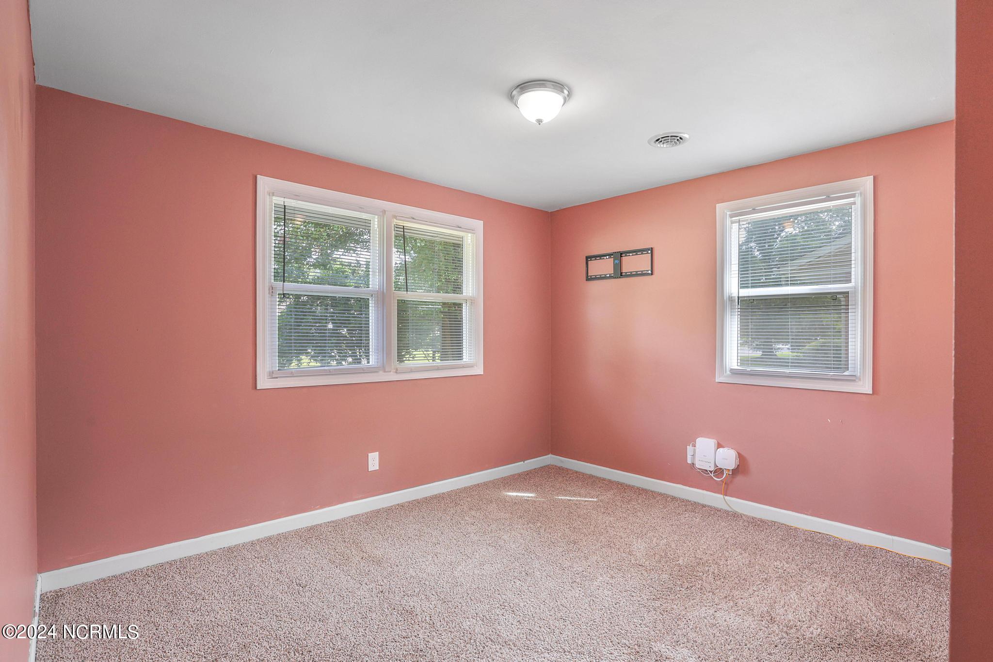 100537012 | Photo 19