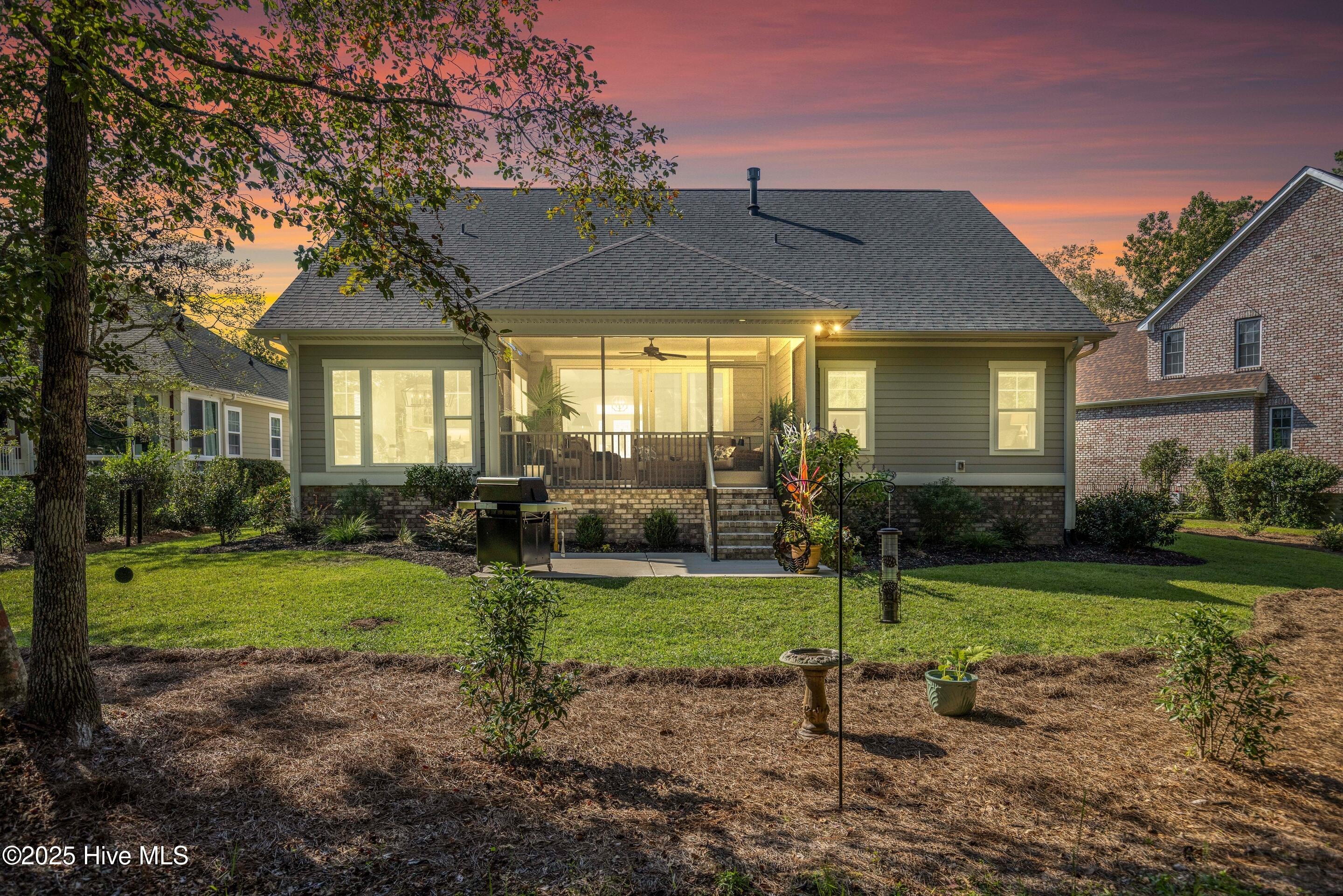 100558361 | Photo 57