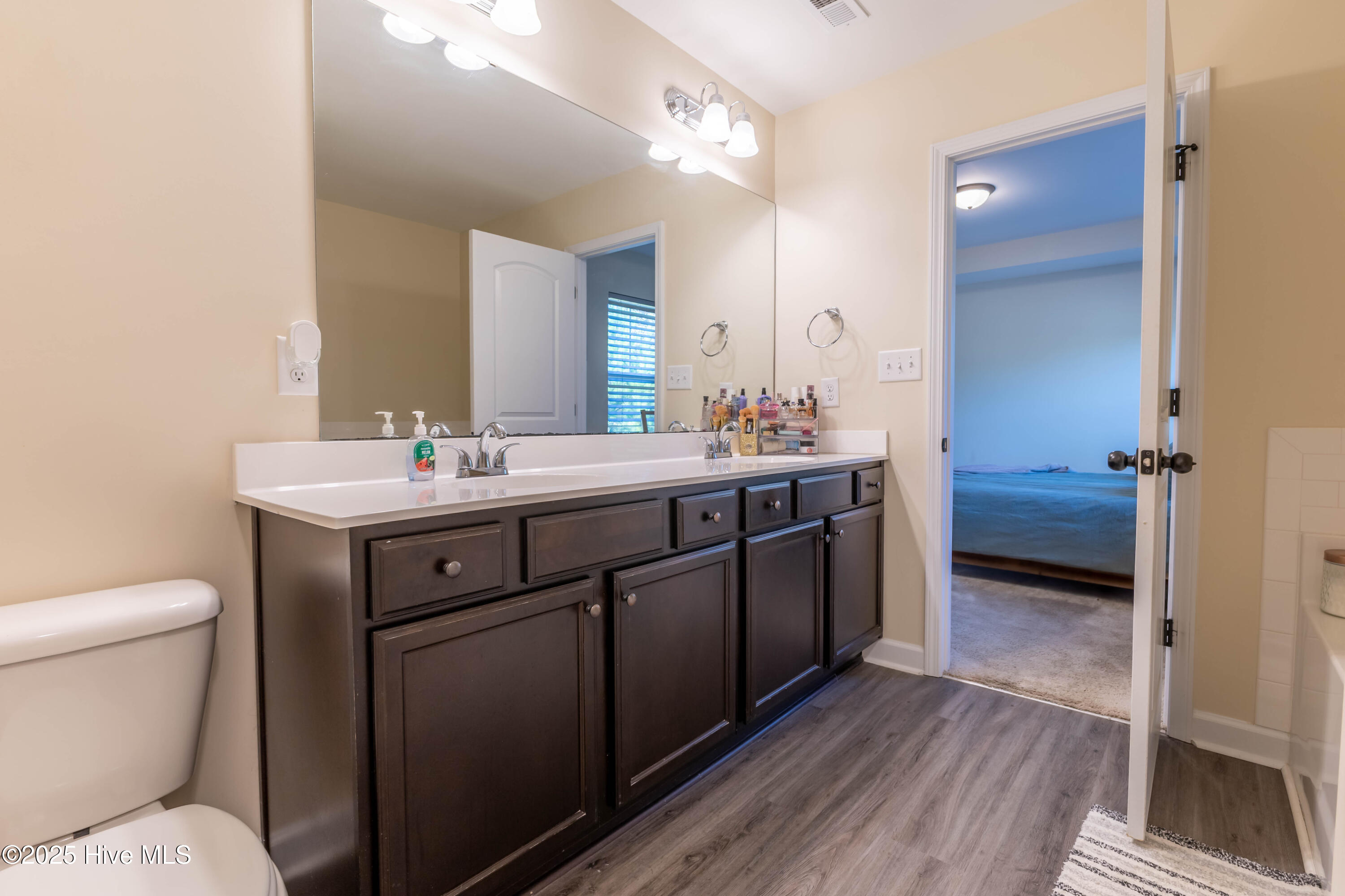 100542284 | Photo 27