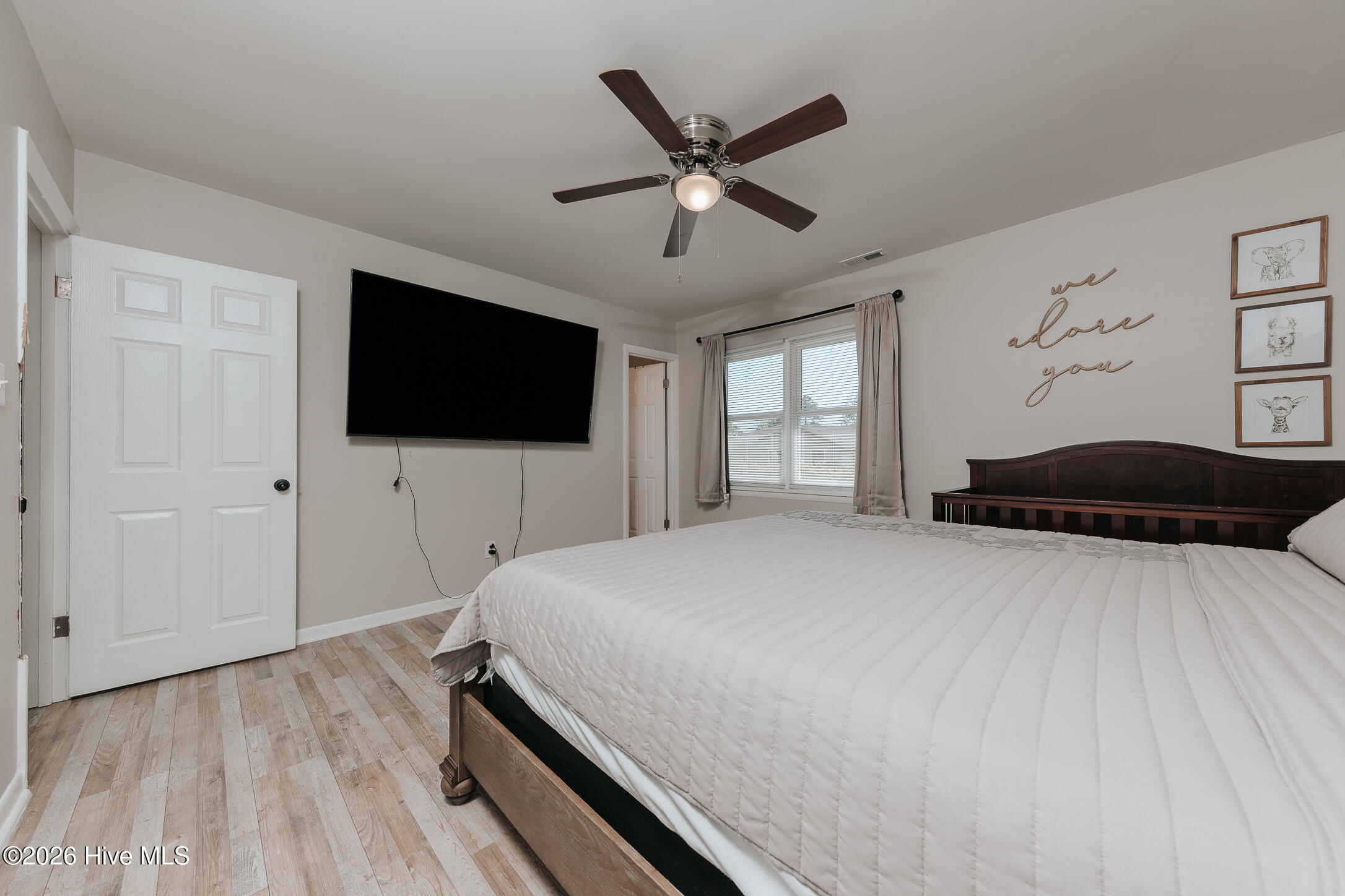 100566387 | Photo 26