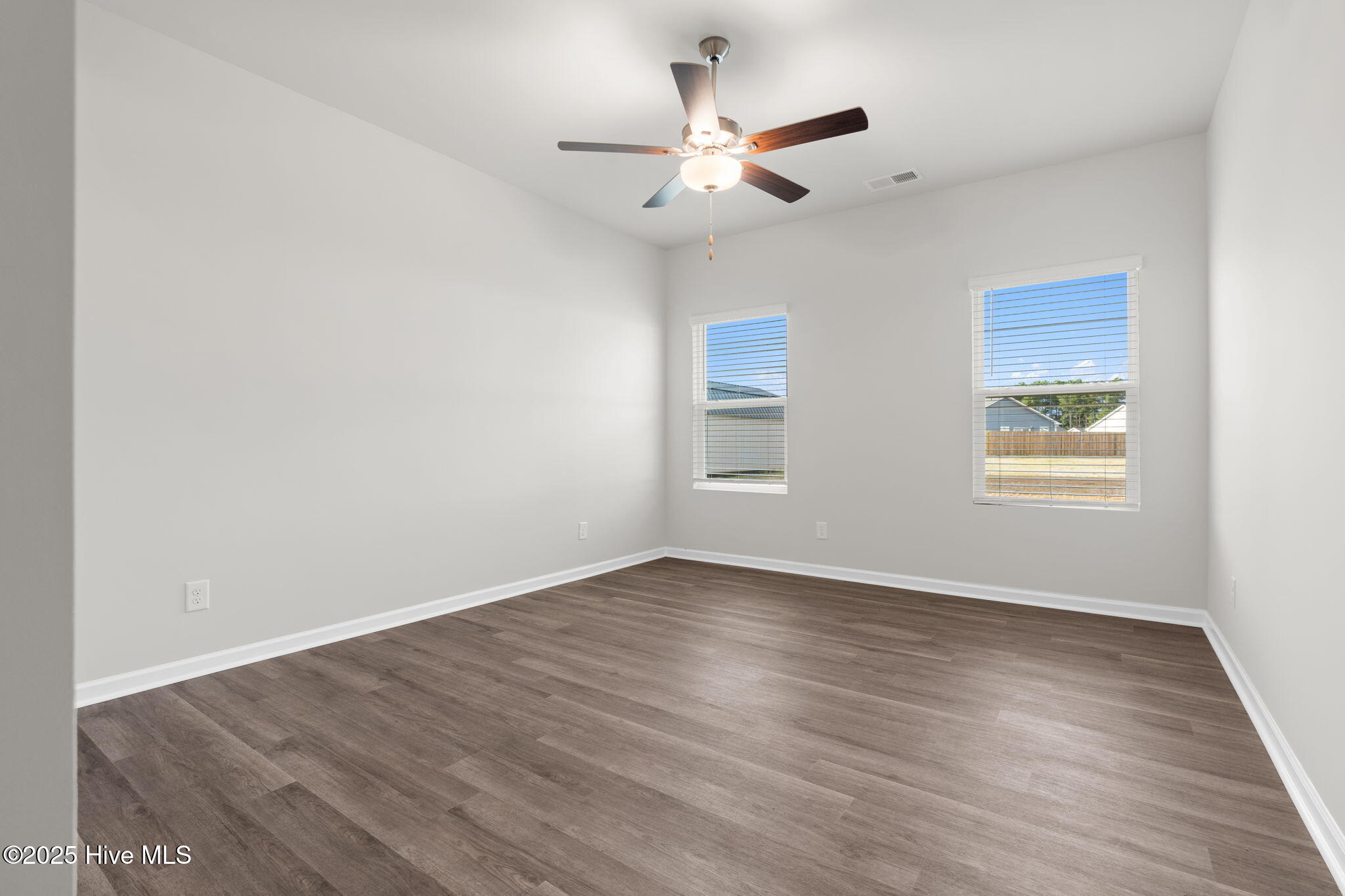 100551771 | Photo 13