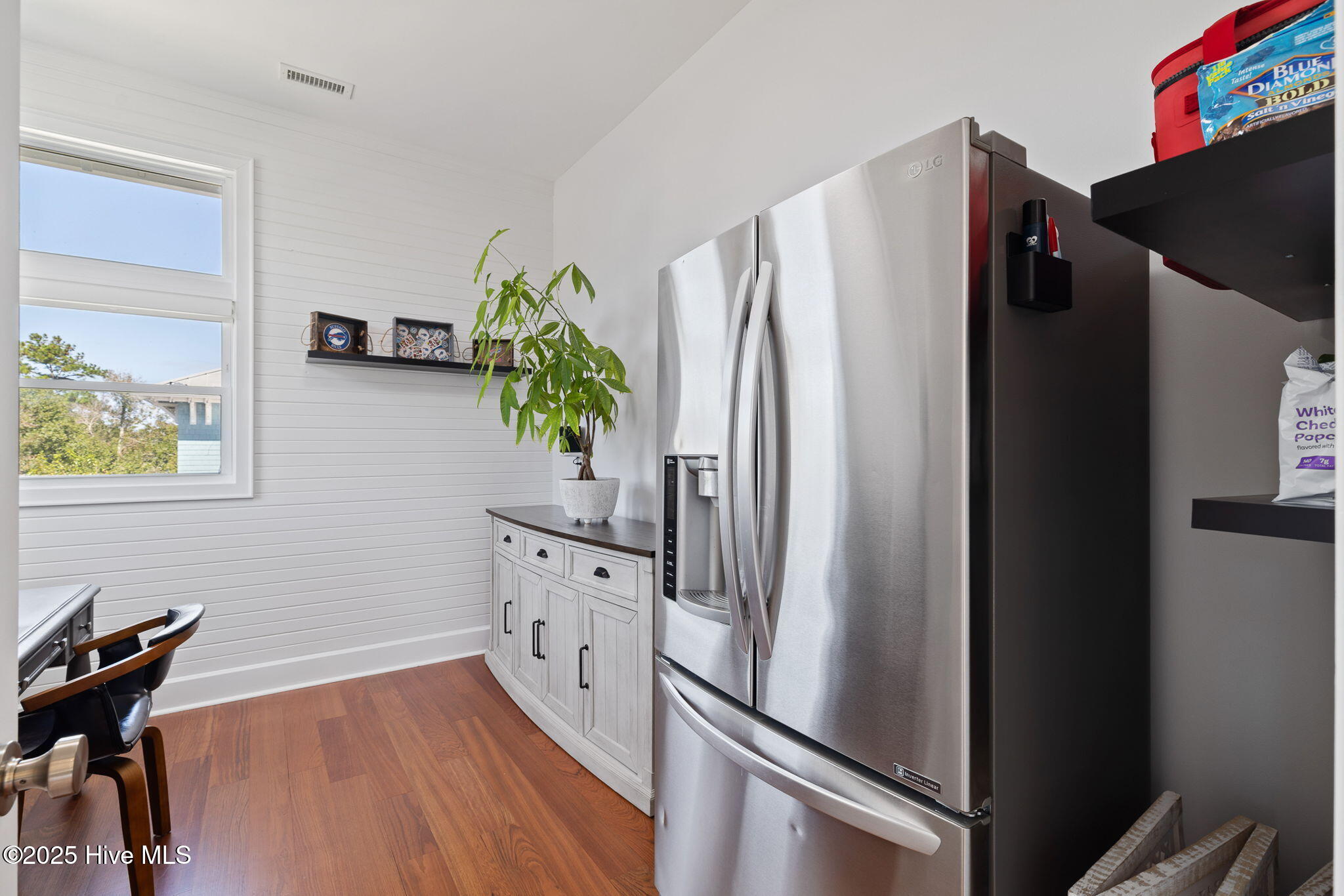 100548263 | Photo 29