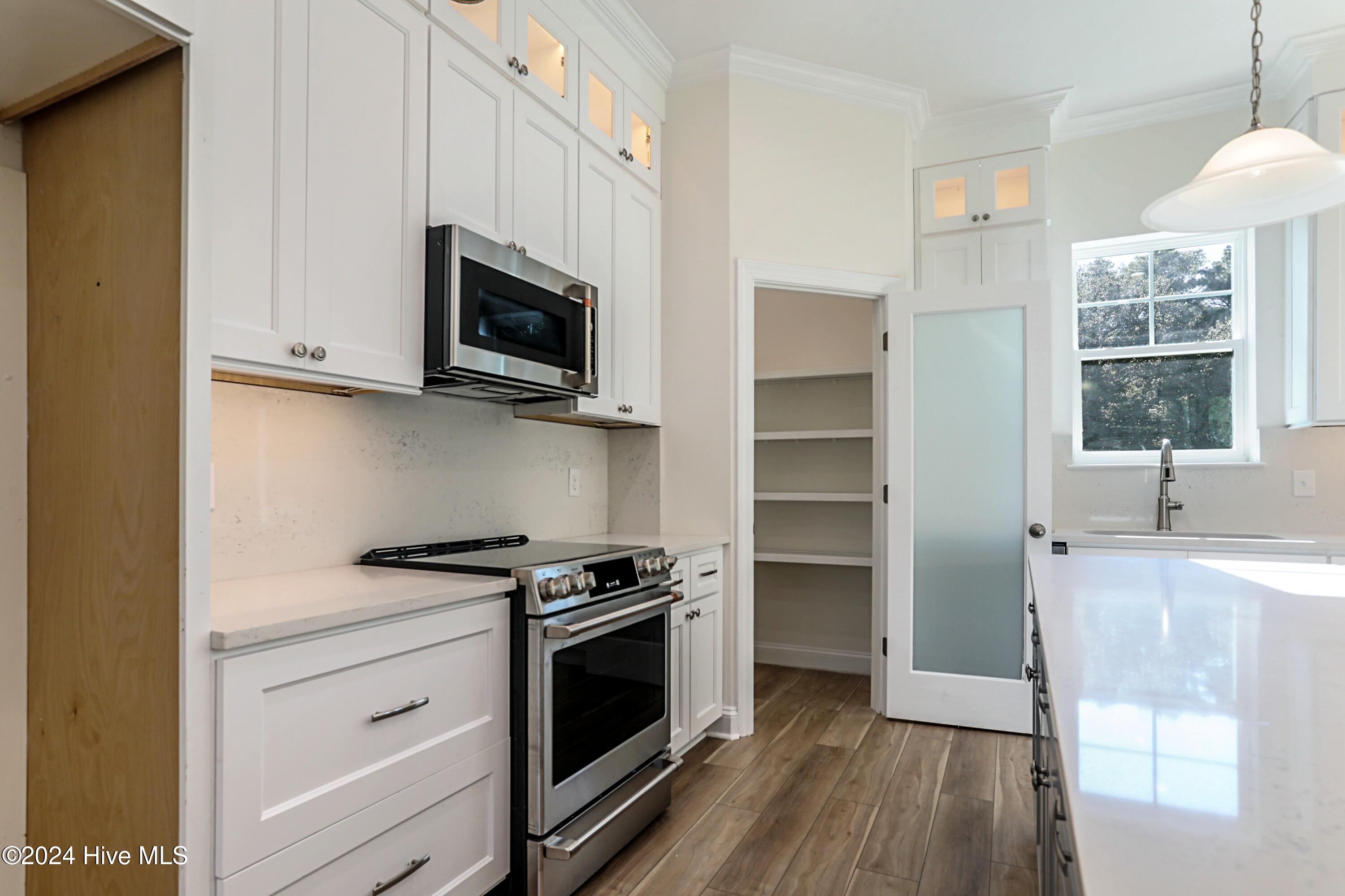 100477355 | Photo 27