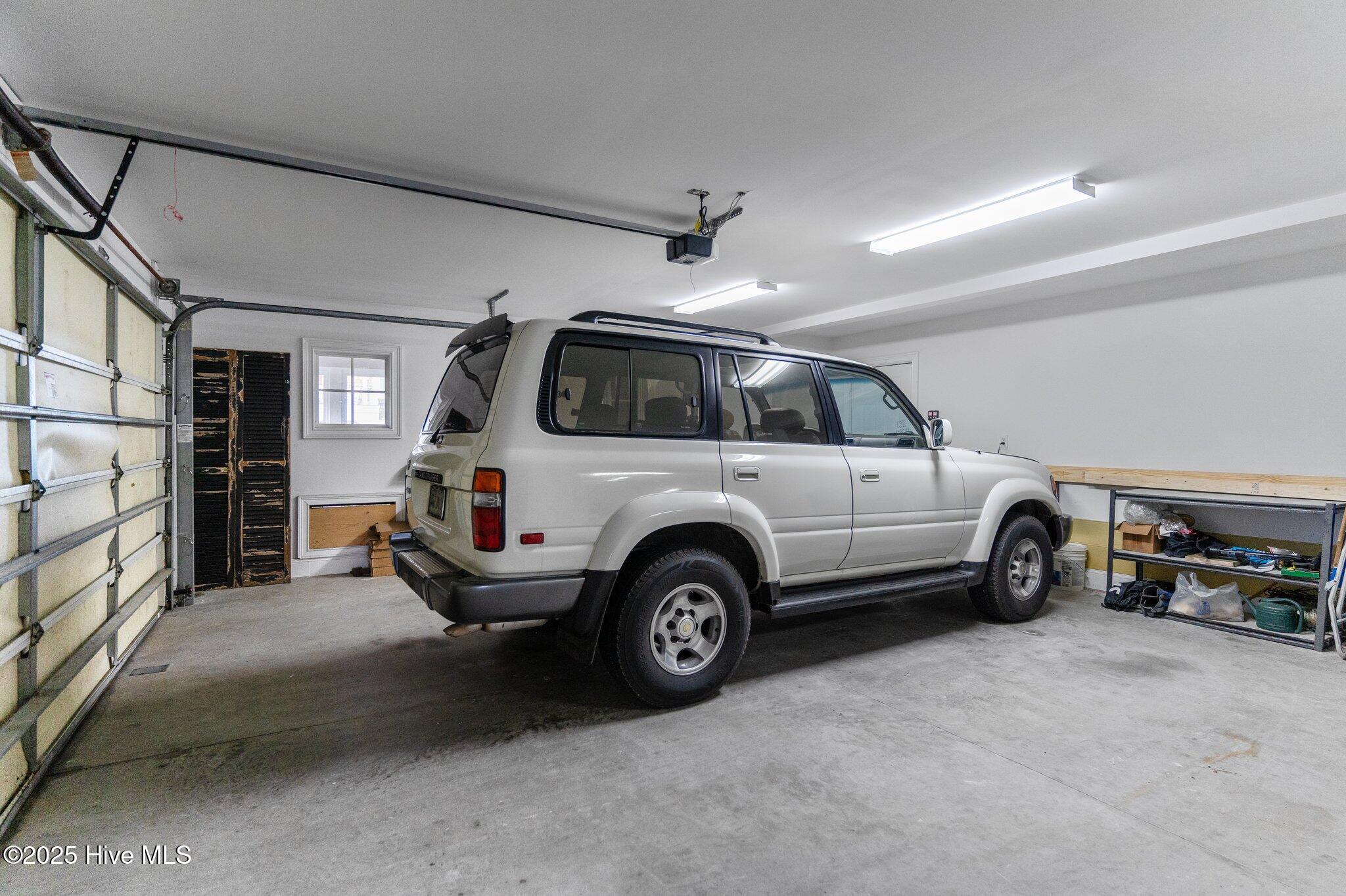 100525700 | Photo 56