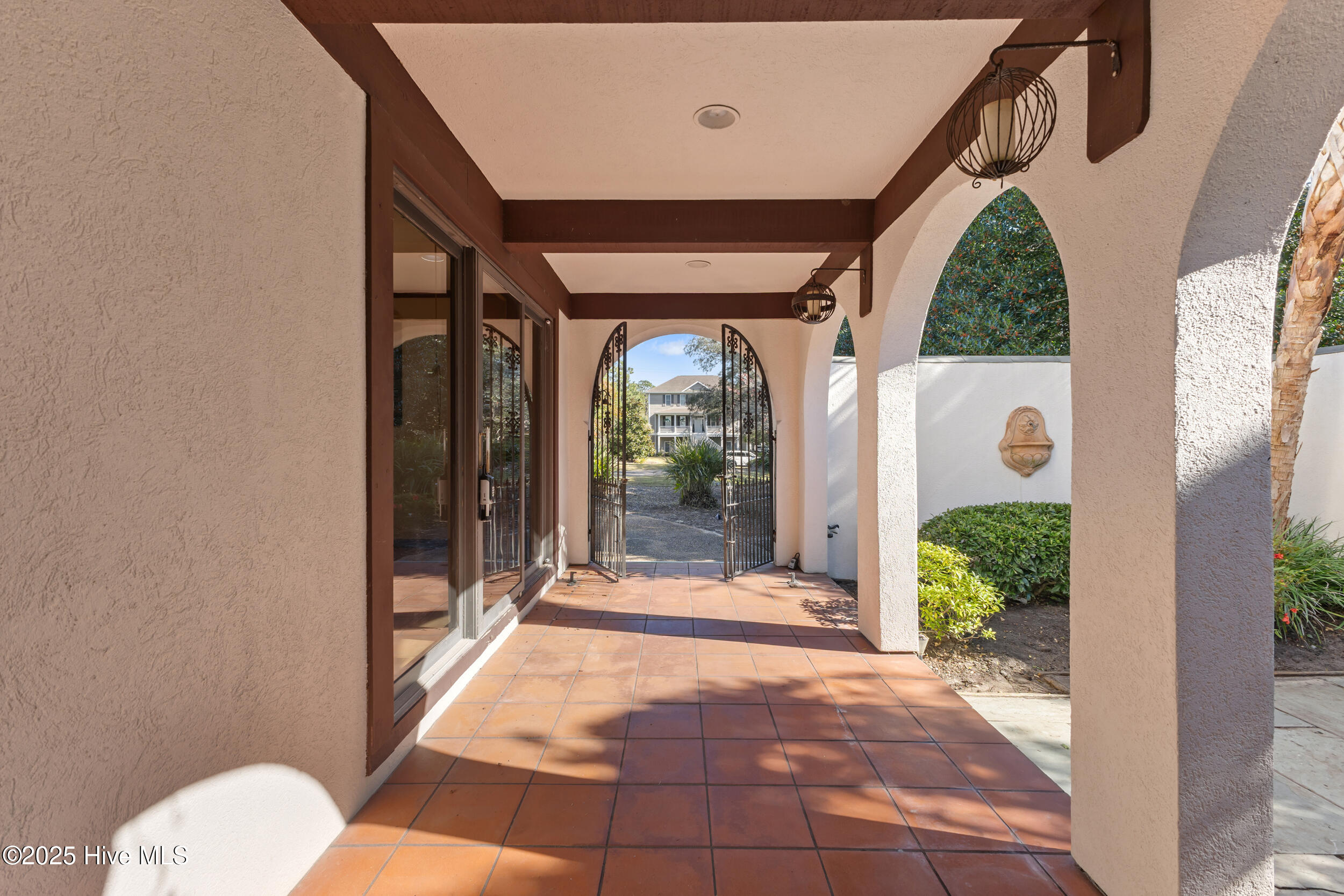 100541018 | Photo 10