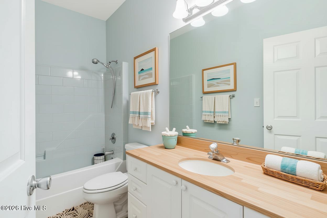 100558016 | Photo 25