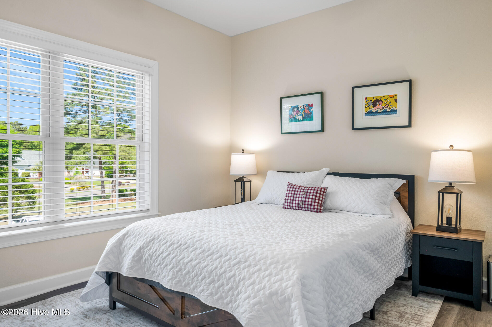 100568438 | Photo 38