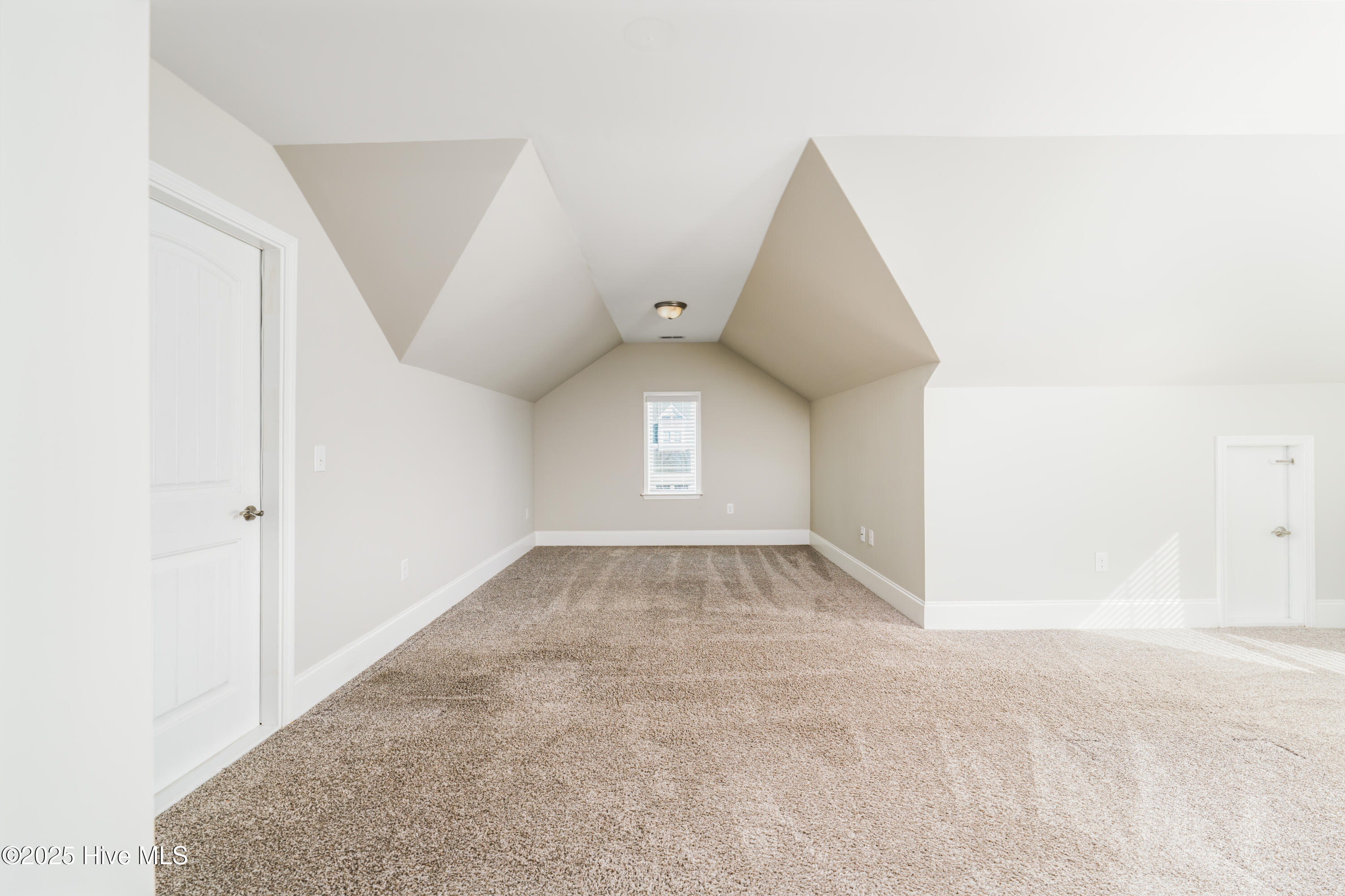 100536506 | Photo 32