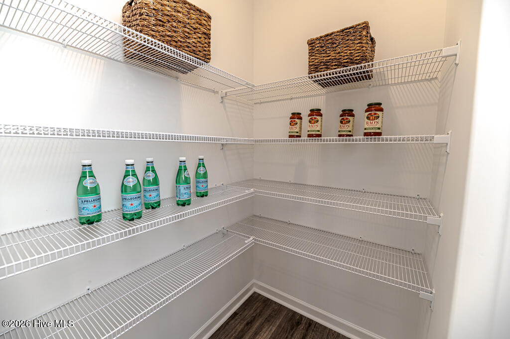 100550203 | Photo 11