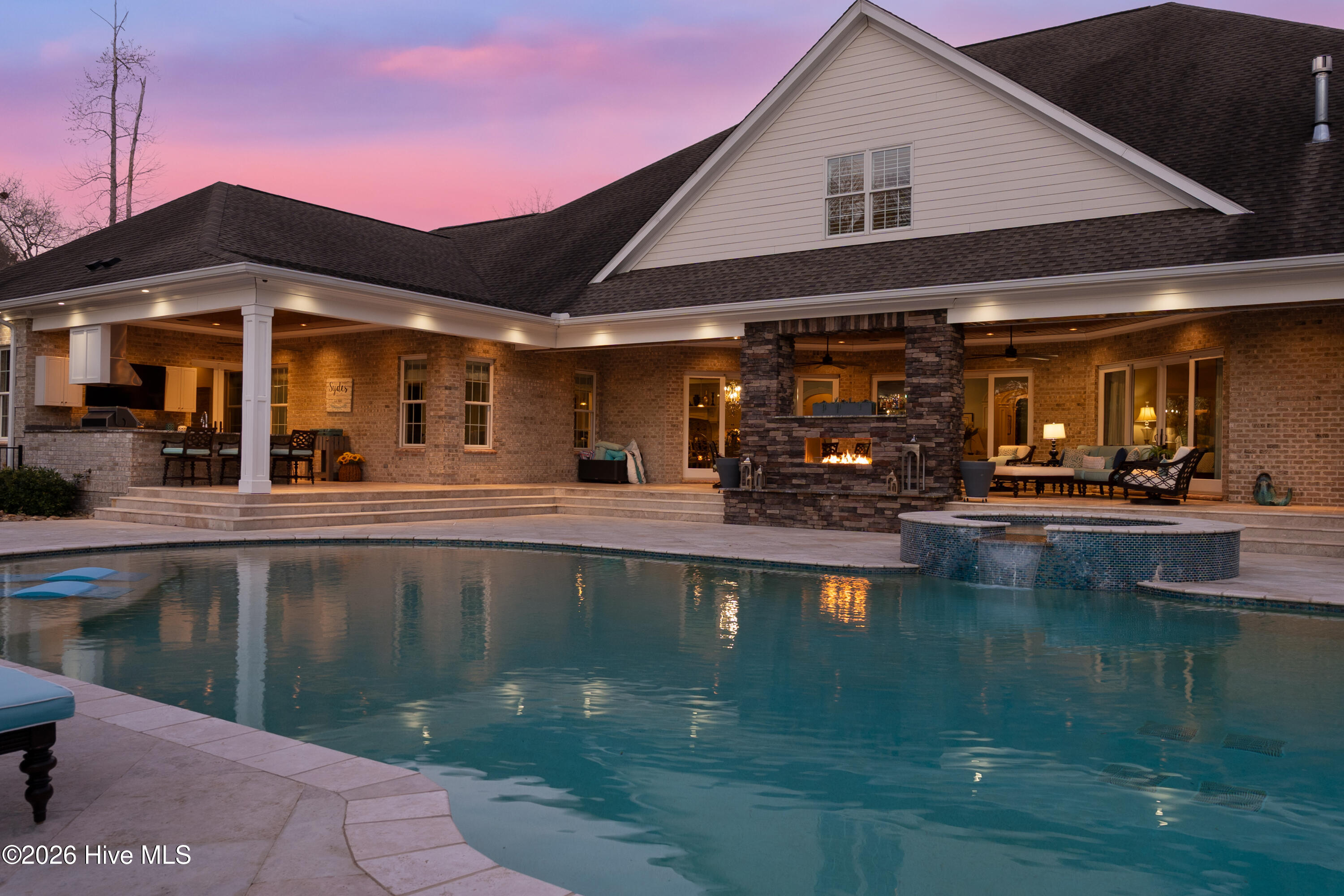 100550947 | Photo 100