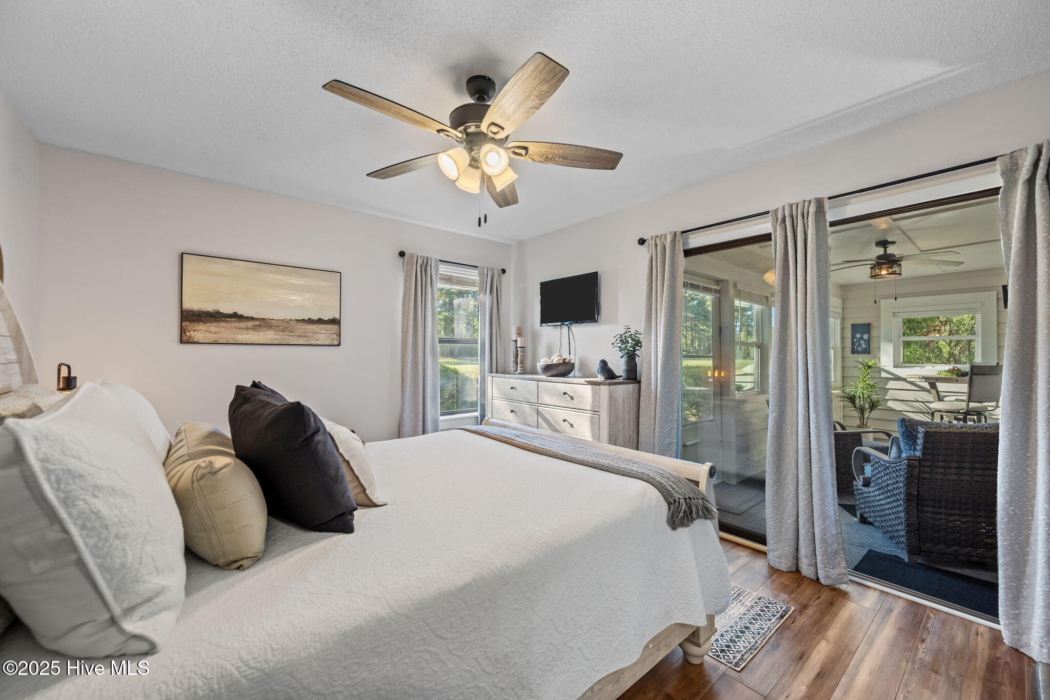 100537179 | Photo 10