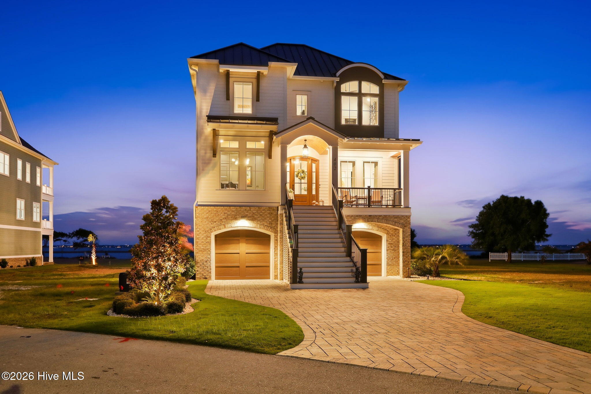 402 Kensington Place,Newport