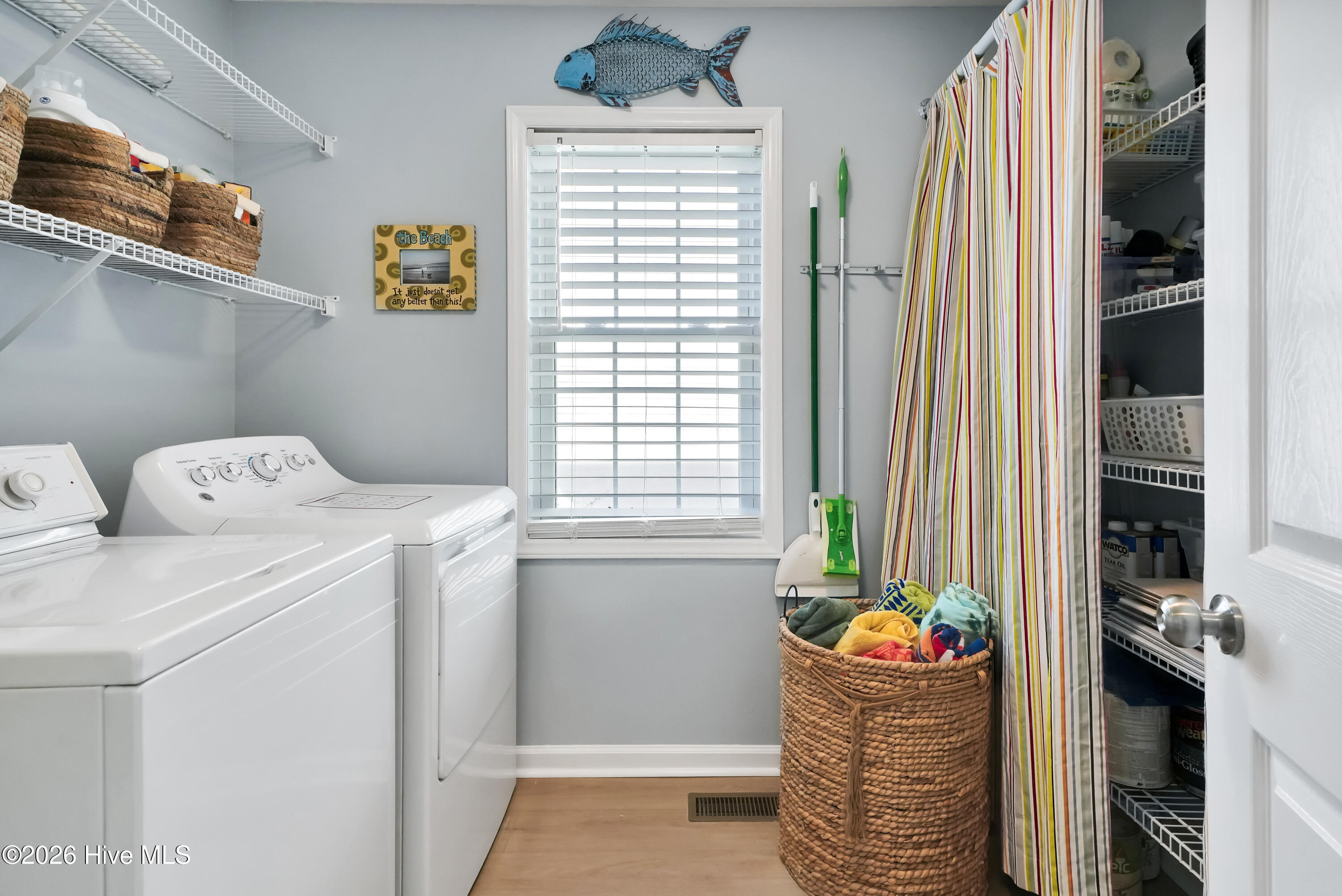 100550810 | Photo 15