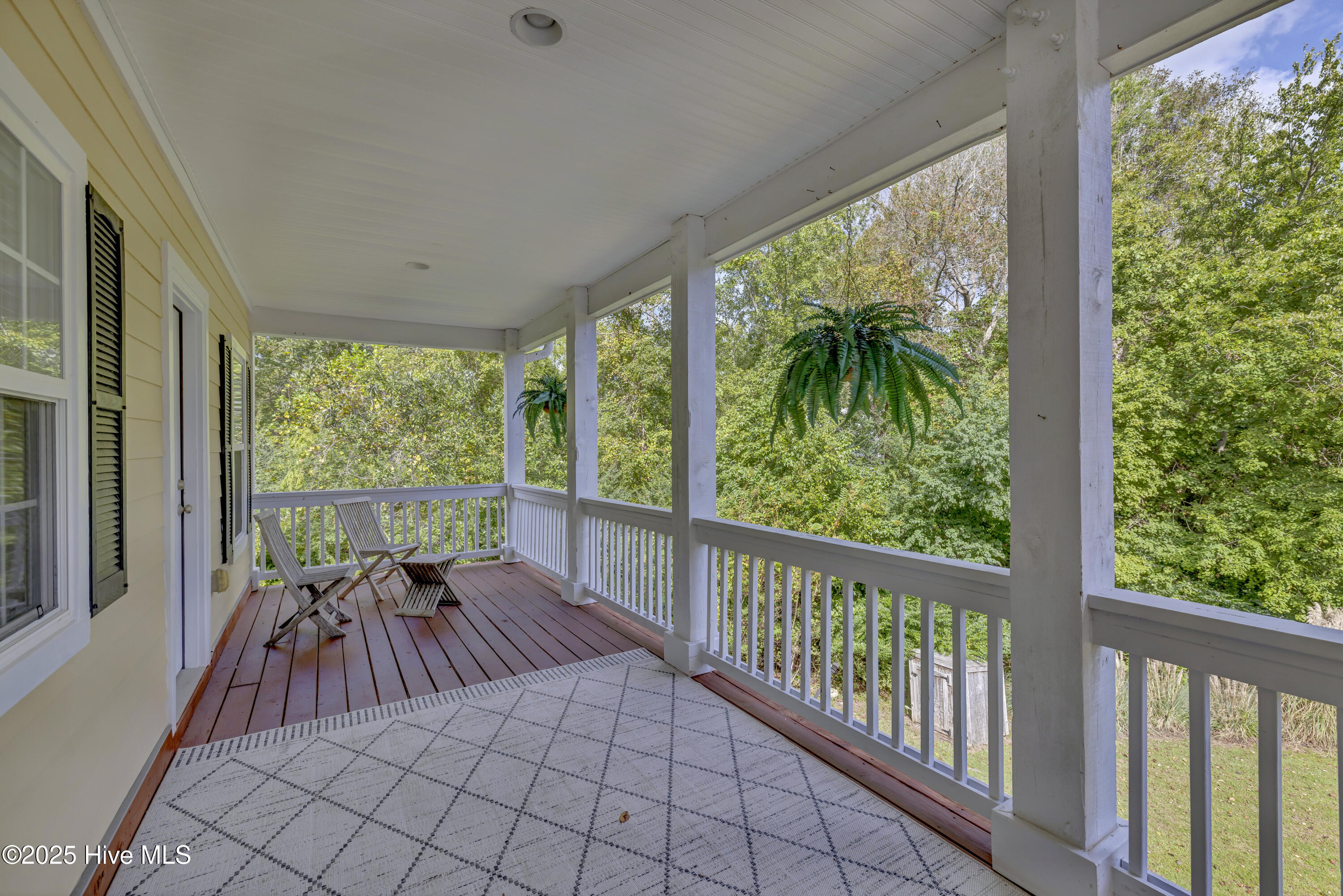 100533968 | Photo 37