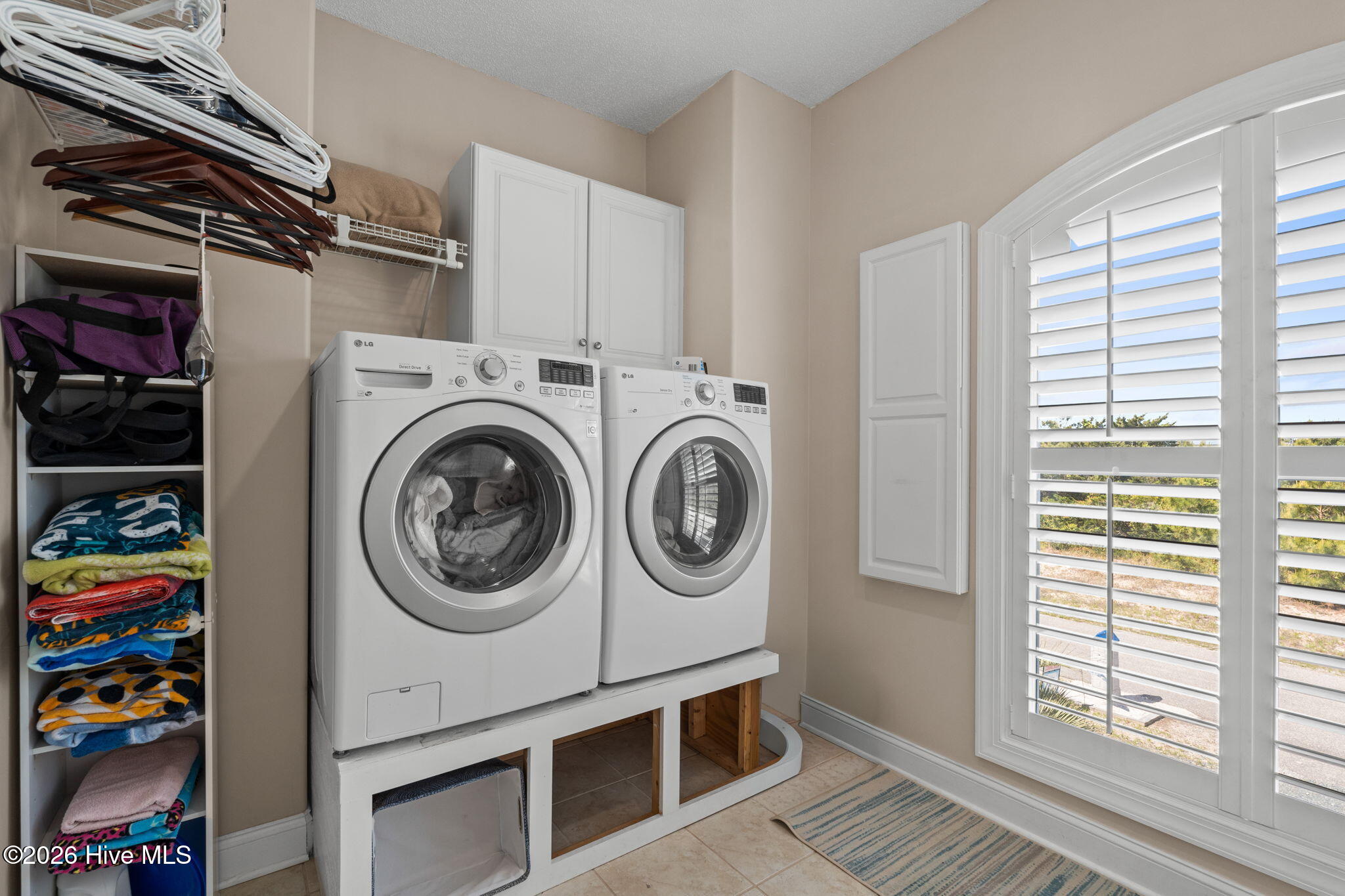 100561673 | Photo 53