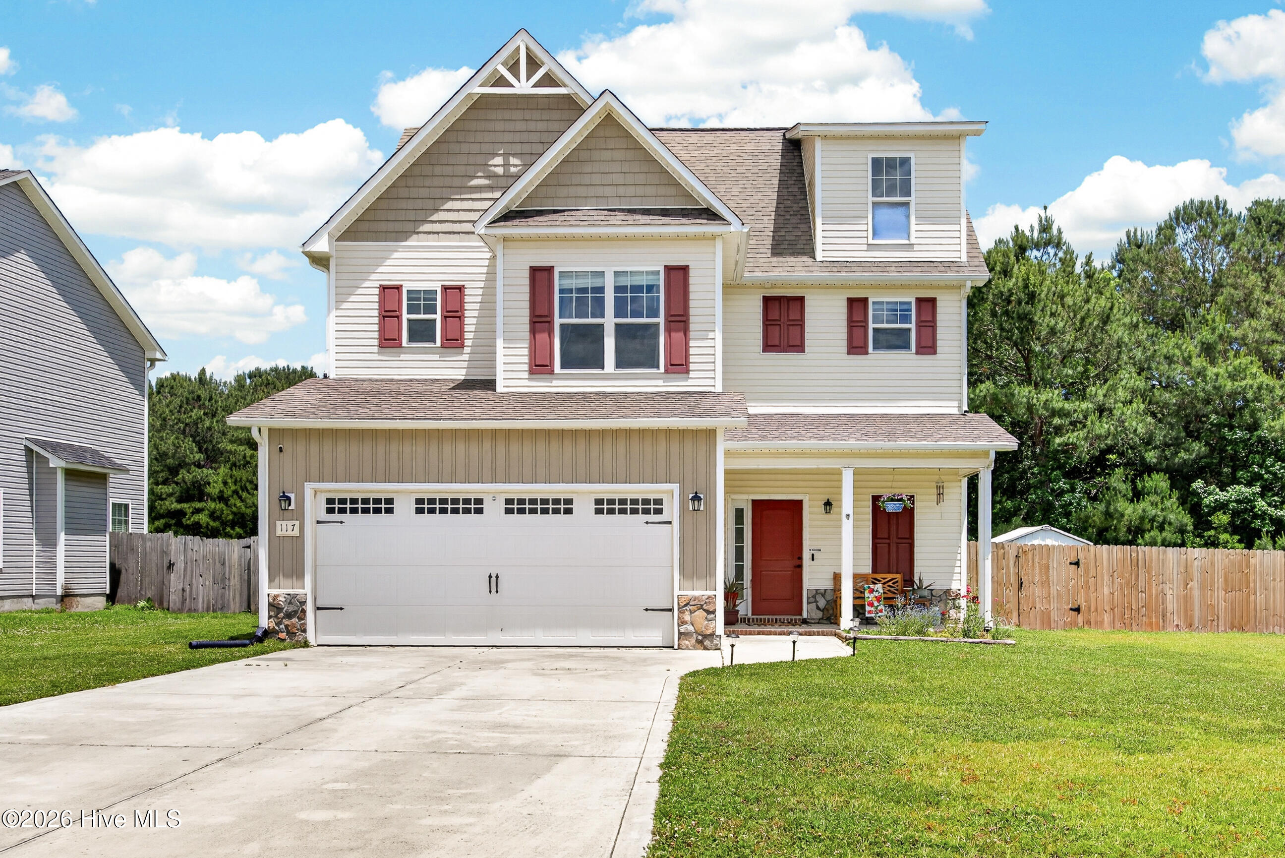 Listing photograph for 117 Sparrows Point Lane, Jacksonville, NC 28540