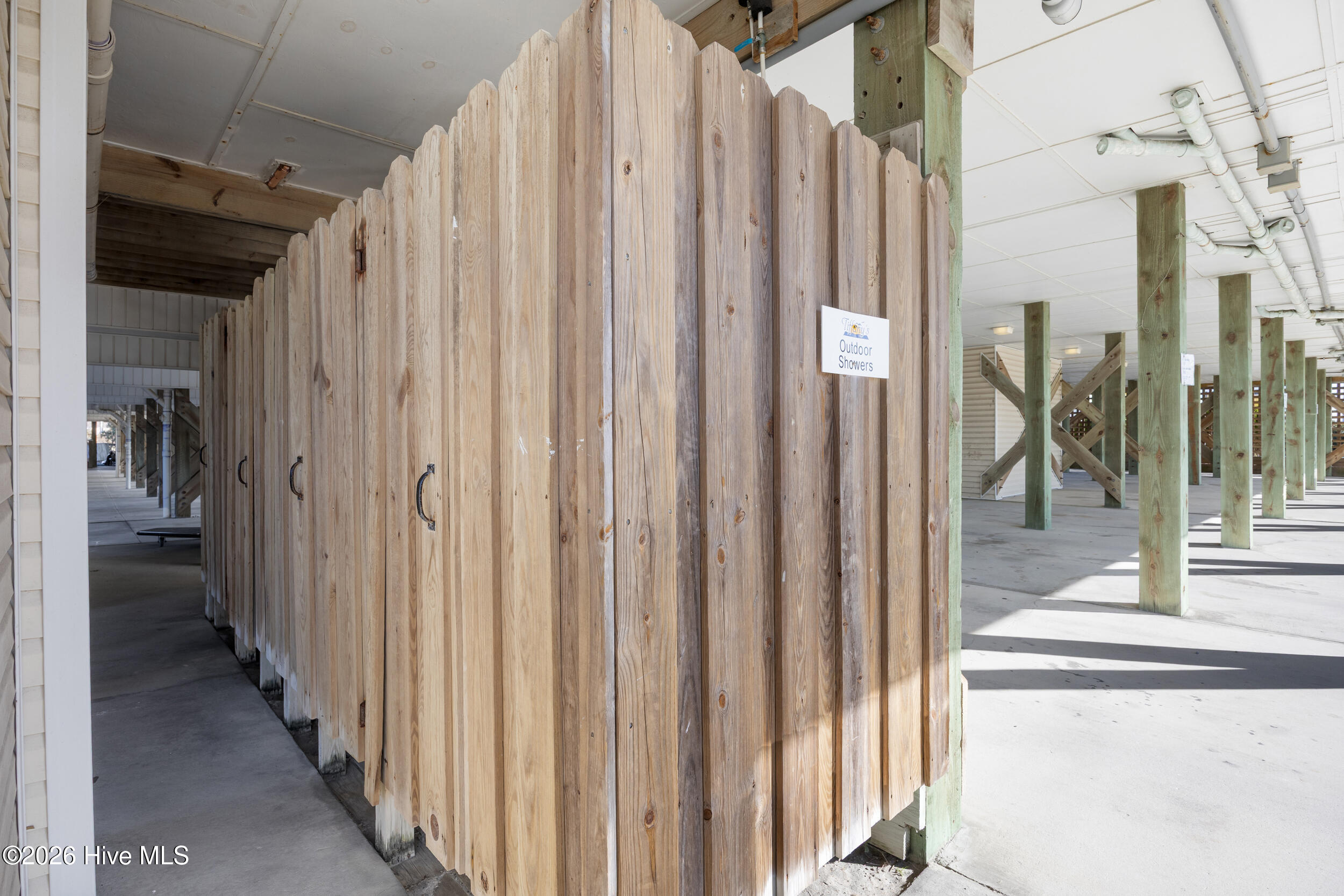 100552950 | Photo 38