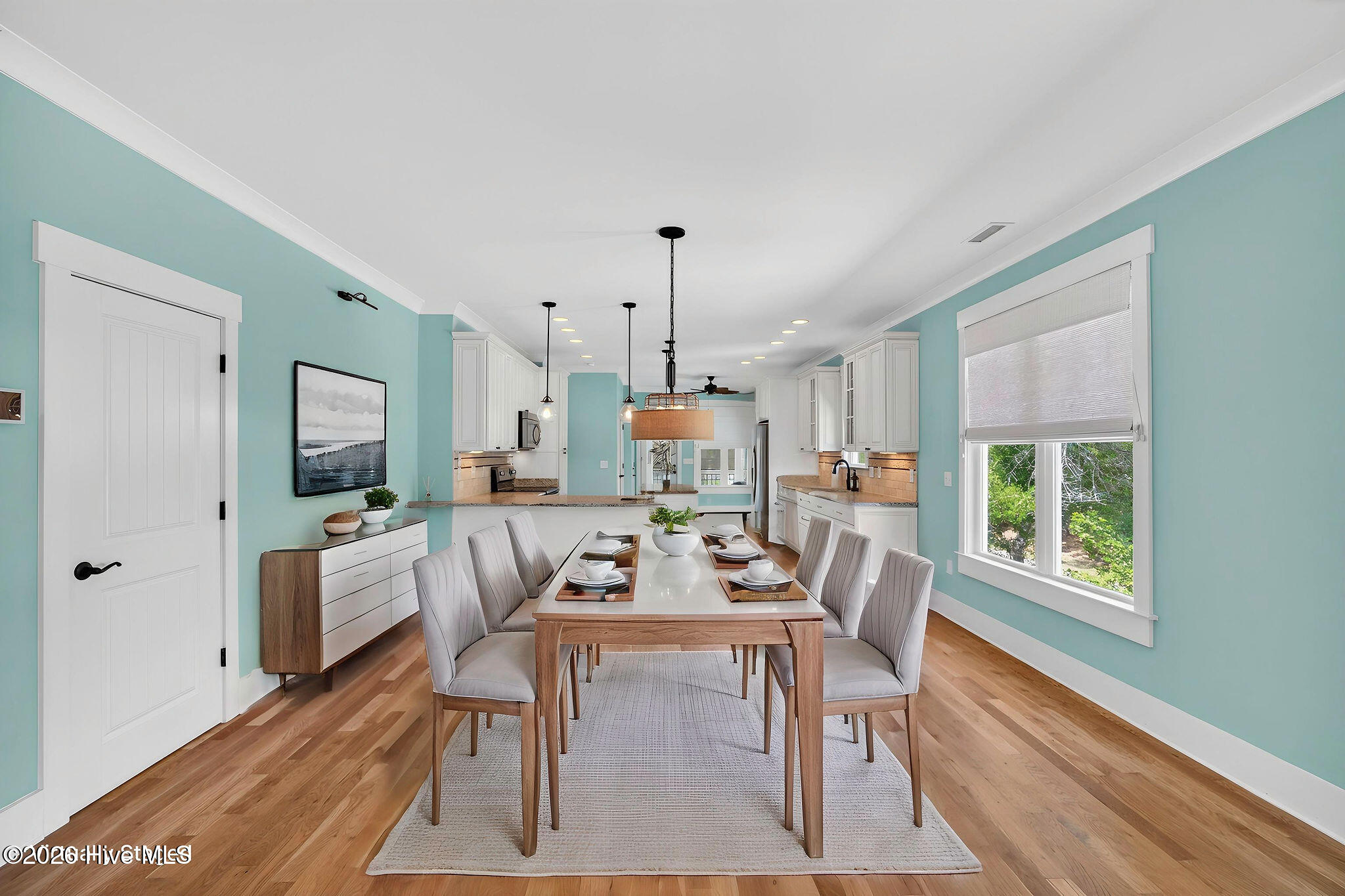 100548622 | Photo 15