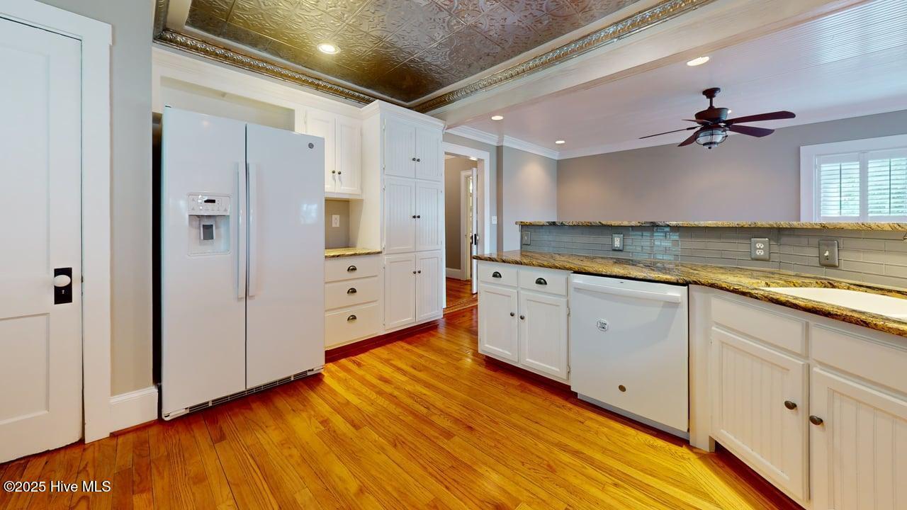 100502870 | Photo 21