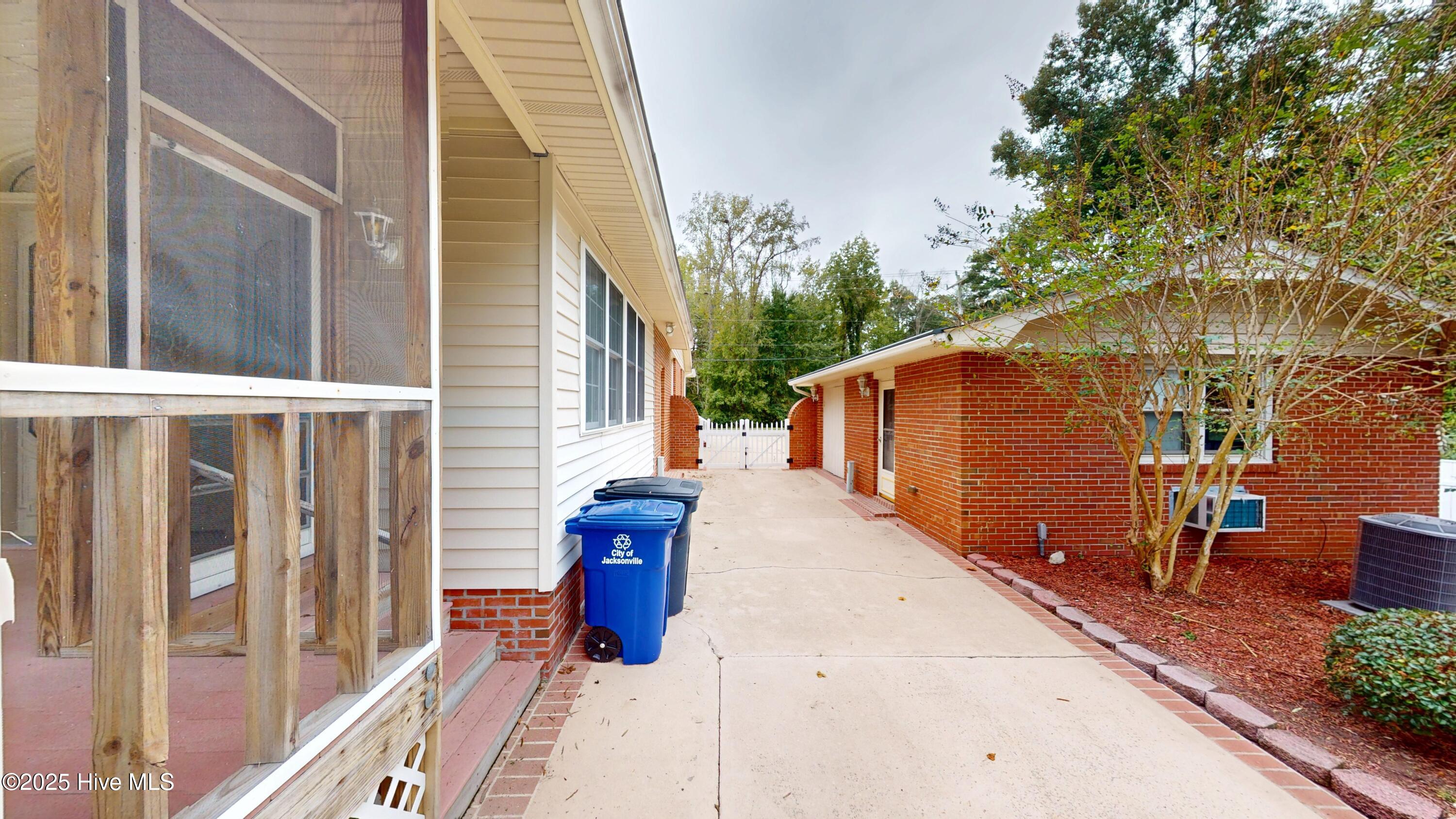 100536535 | Photo 33