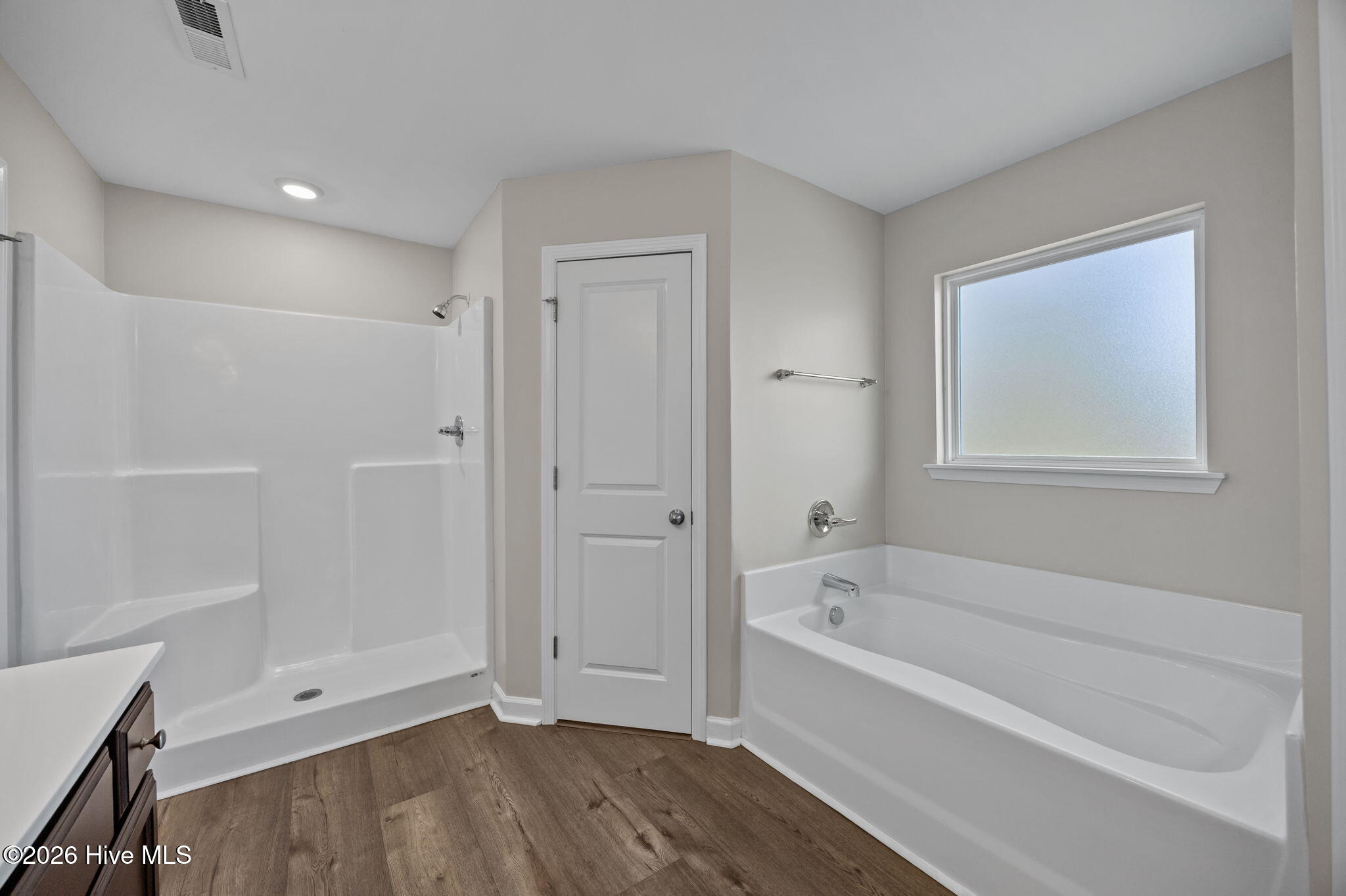 100553679 | Photo 21