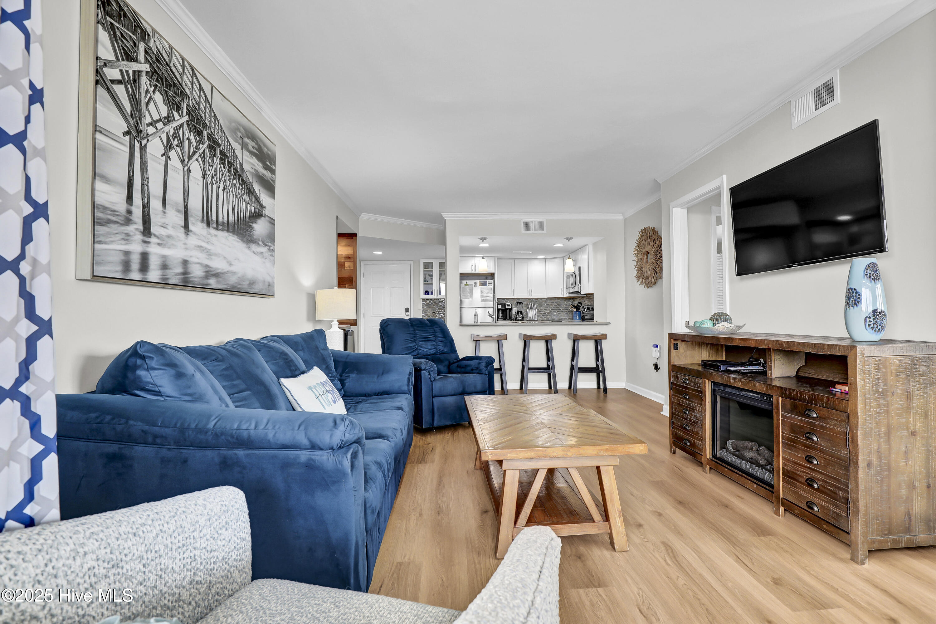 100518100 | Photo 11