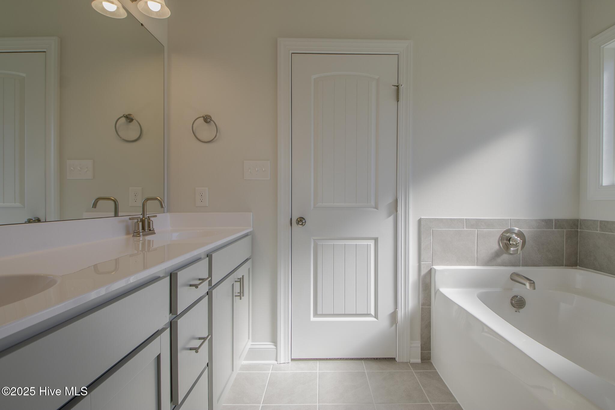 100494153 | Photo 16