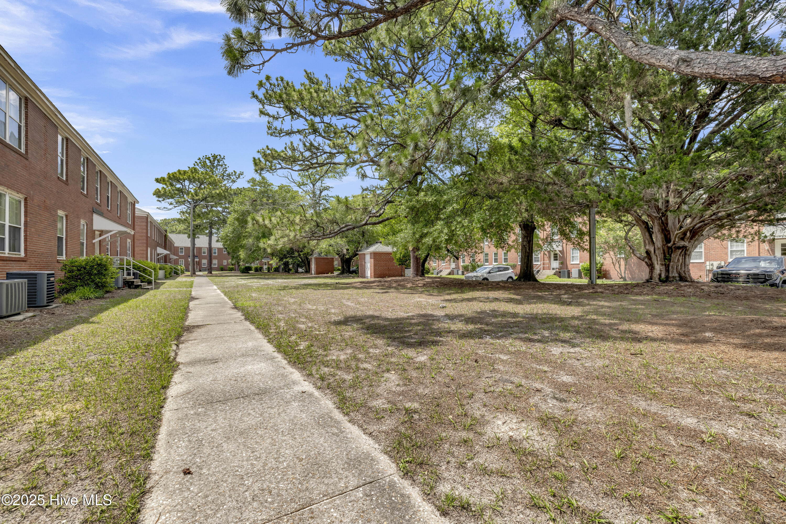 2940 Oleander Drive F5, Wilmington, NC 28403 – photo 6: Rear Courtyard